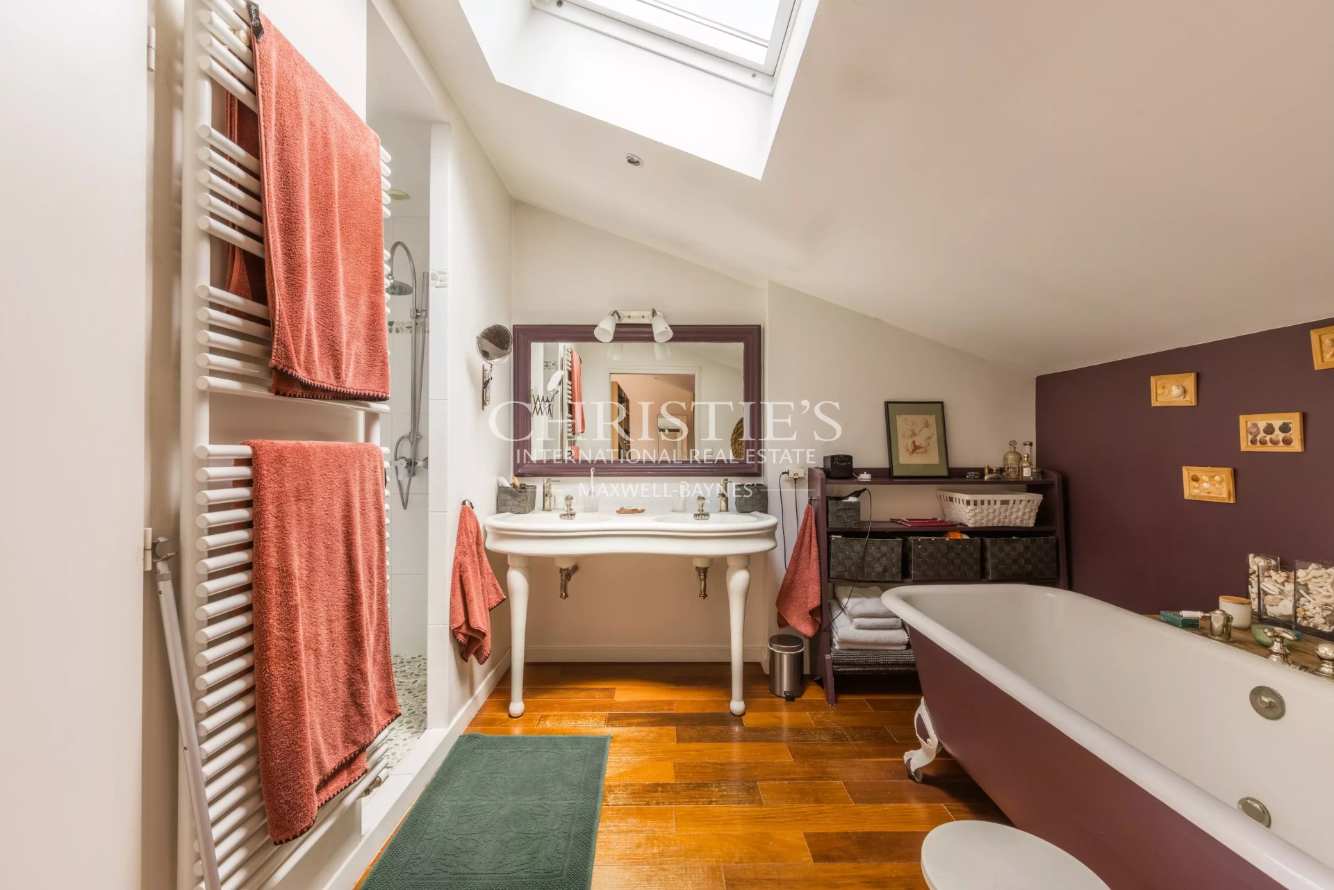 5 Bedroom Villa/Townhouse's Image 14