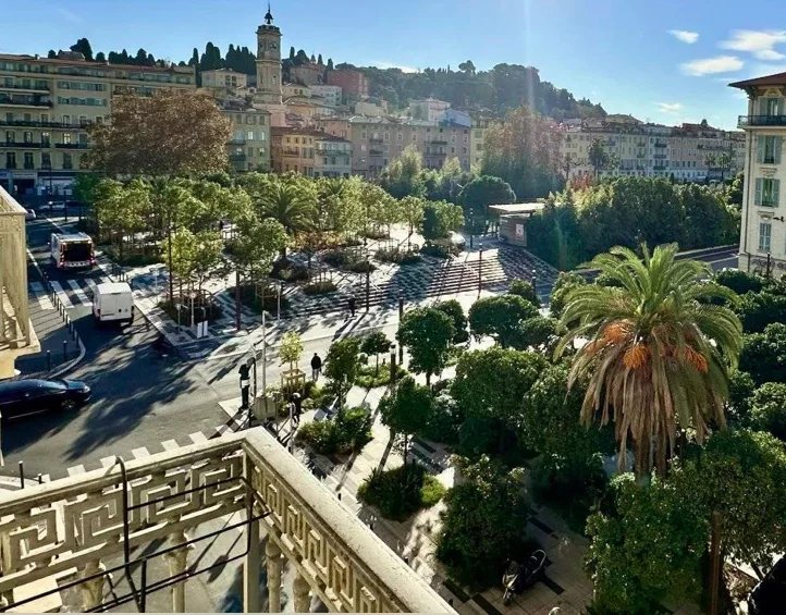 Trés grand appartement bourgeois au coeur de Nice - Avant dernier étage