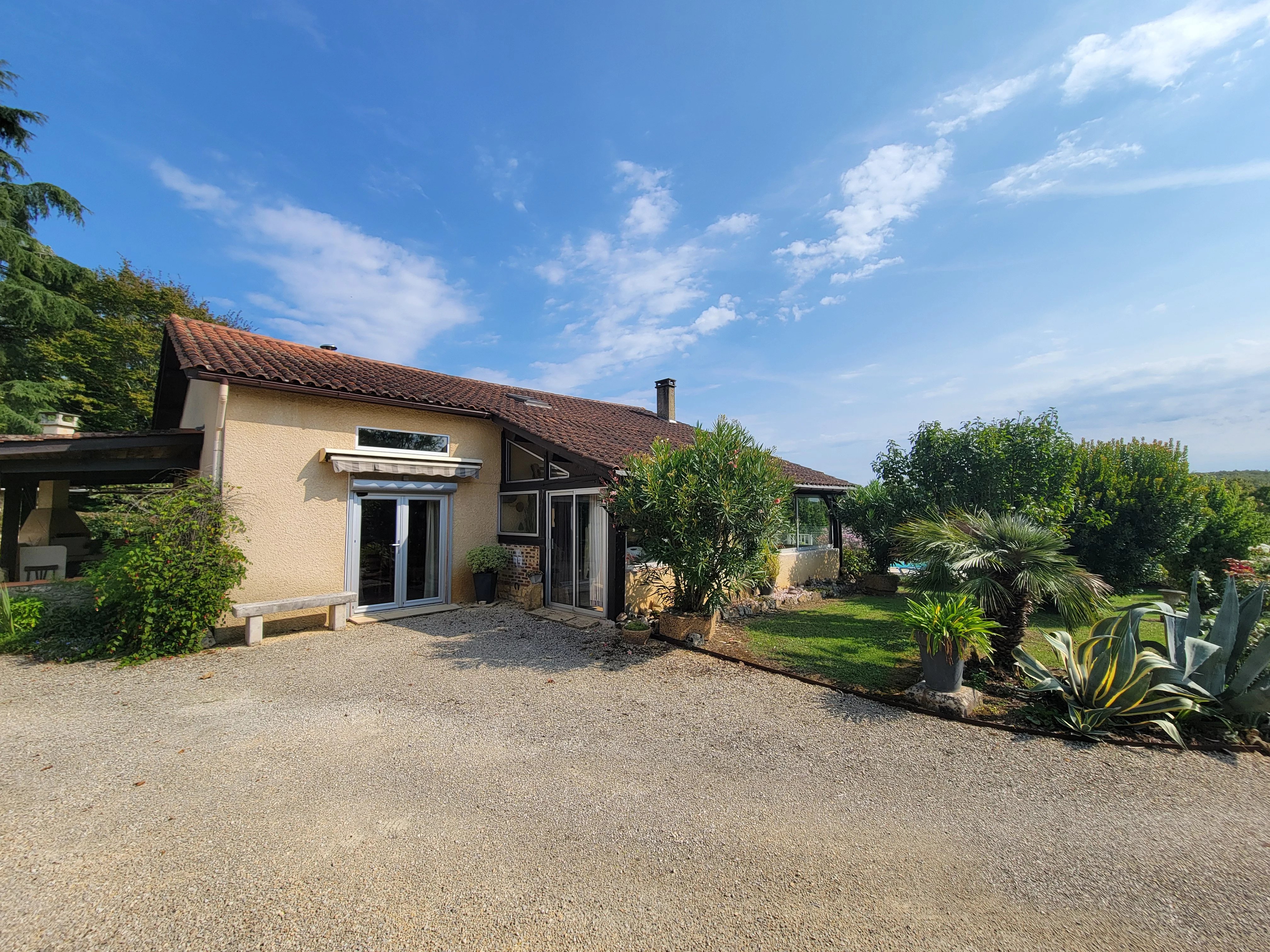 Lovely open-plan home set in gorgeous gardens