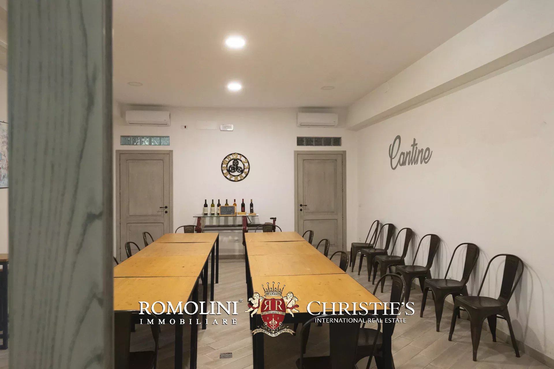 3 Bedroom Vineyard's Image 6