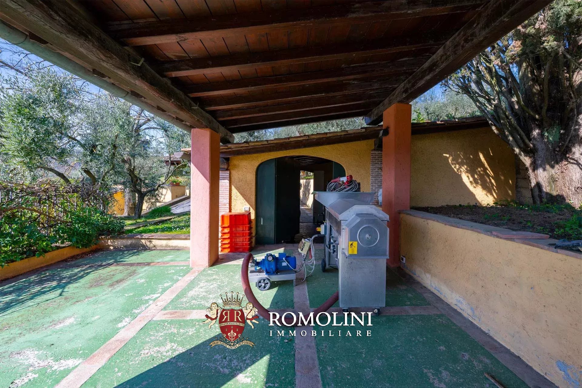 10 Bedroom Villa/Townhouse's Image 33