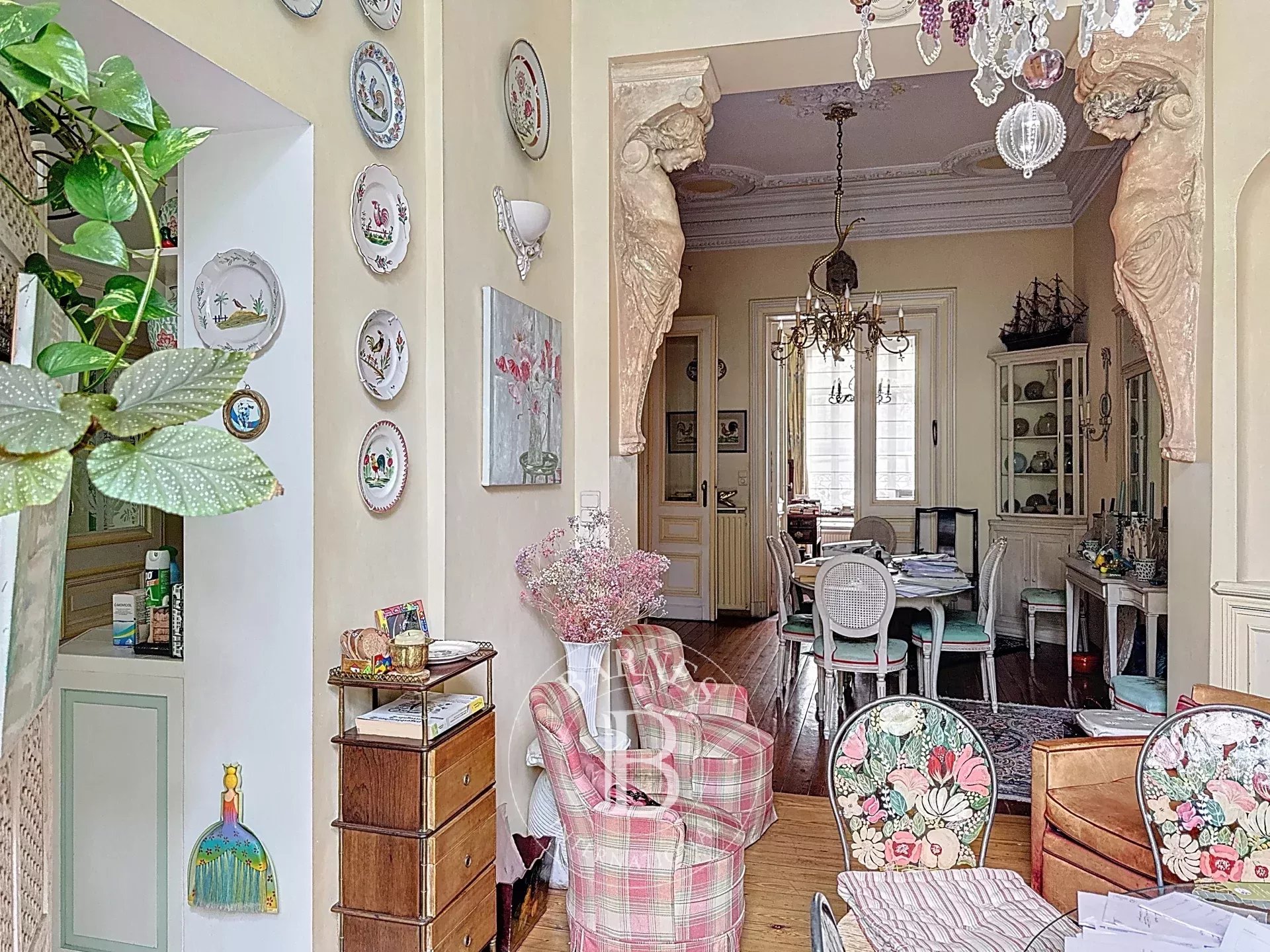 Quartier Châtelain, magnifique maison de maître à rénover