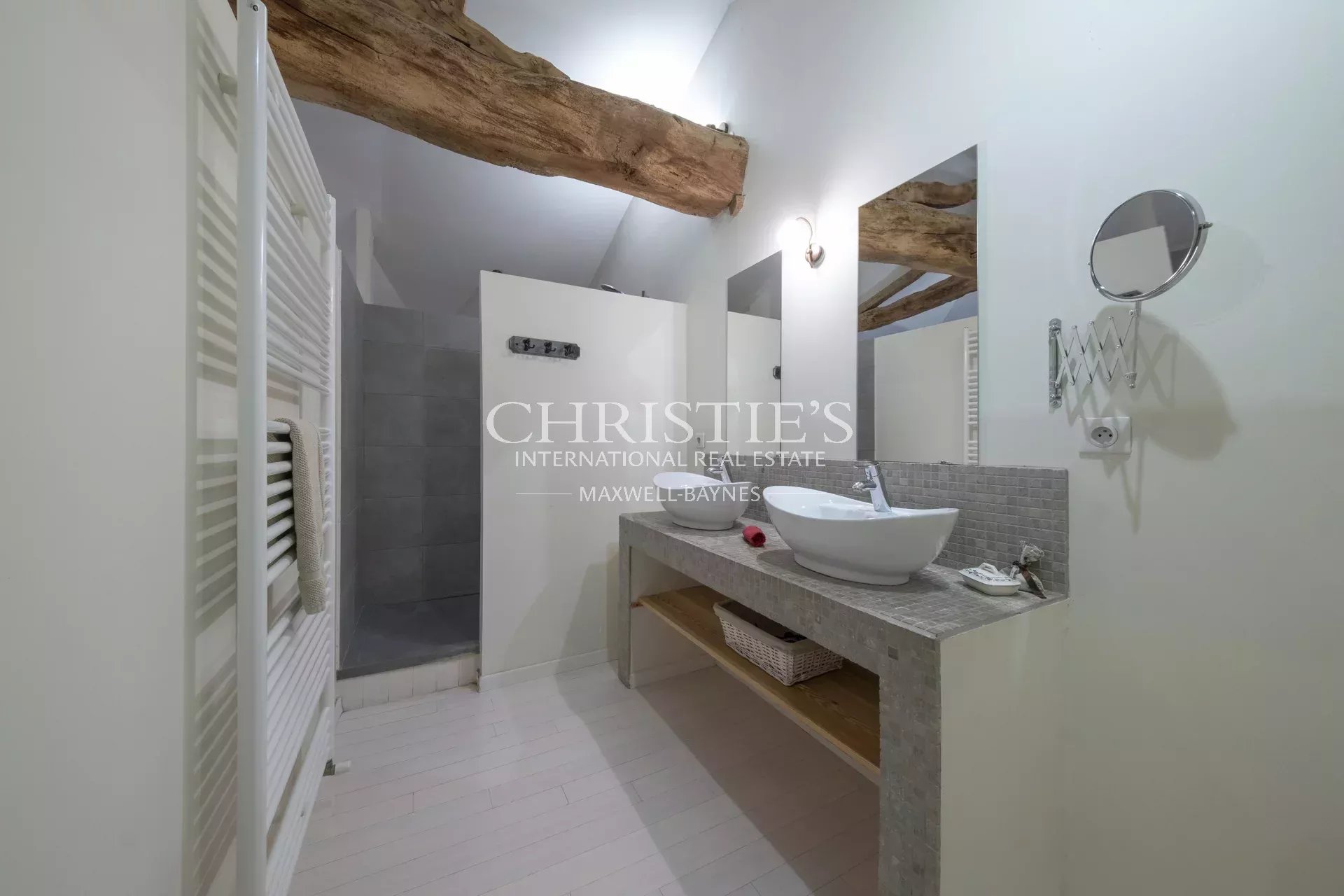 6 Bedroom Villa/Townhouse's Image 29