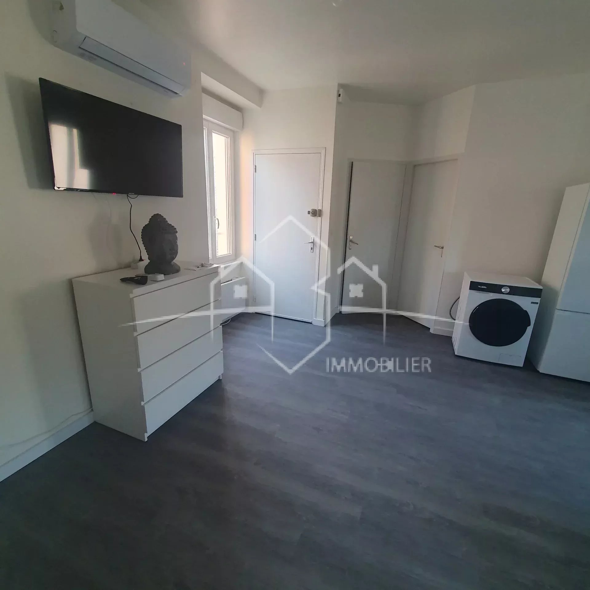 BEAUREPAIRE T2 meublé 2ème étage