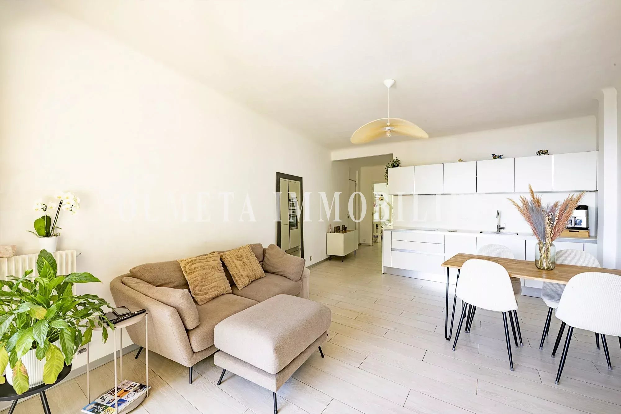 Agence immobilière de 