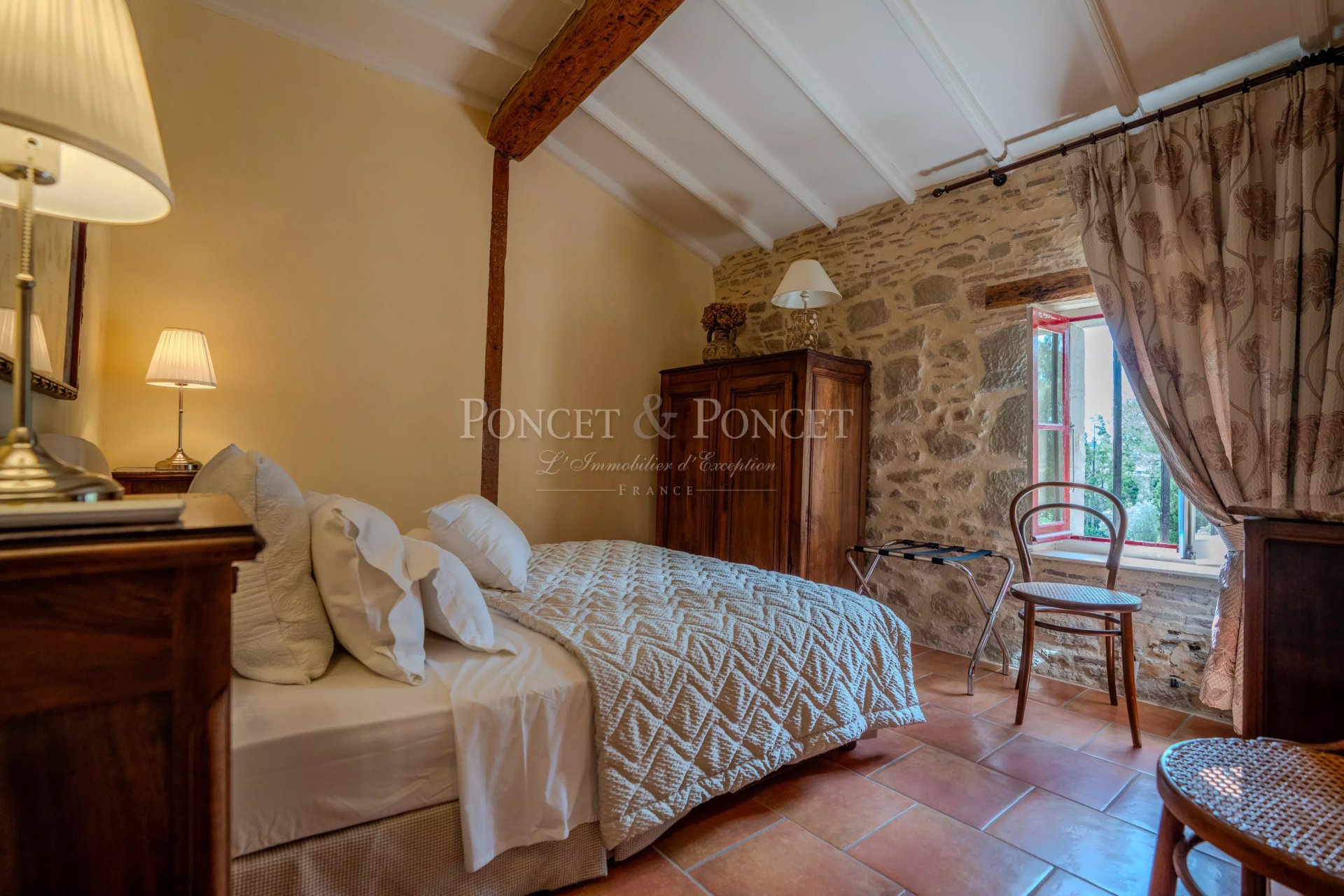 9 Bedroom Villa/Townhouse's Image 11