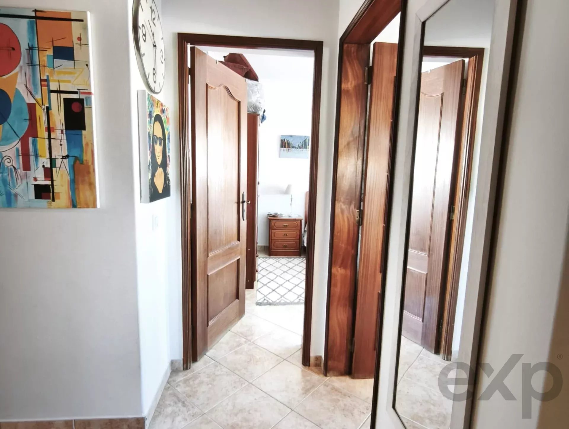 Converted T2 last floor apartment – Alvor, Portimão 8500-451 image 21