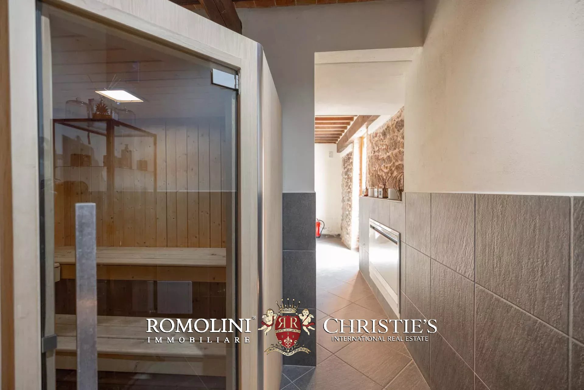 14 Bedroom Villa/Townhouse's Image 37