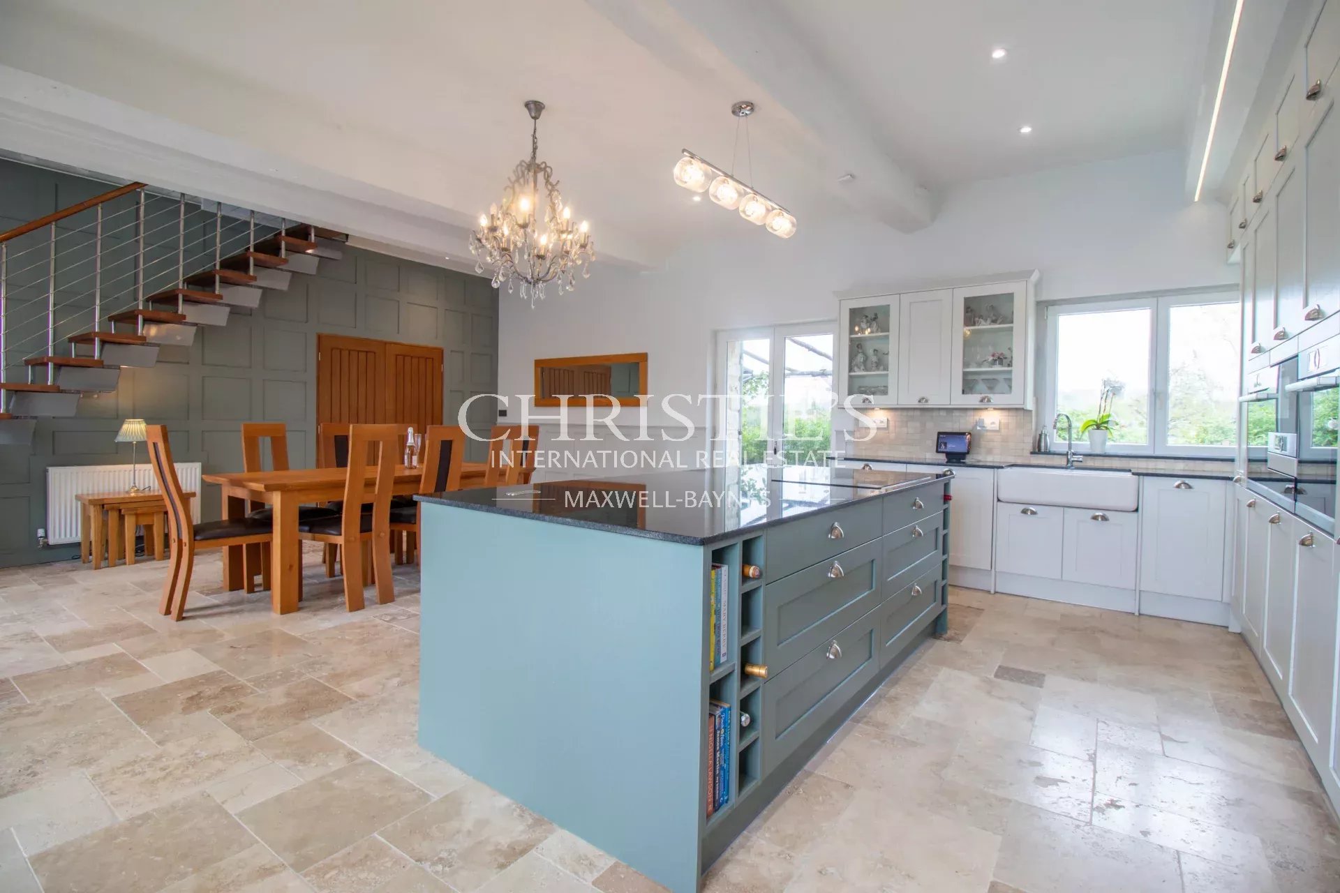 10 Bedroom Villa/Townhouse's Image 10