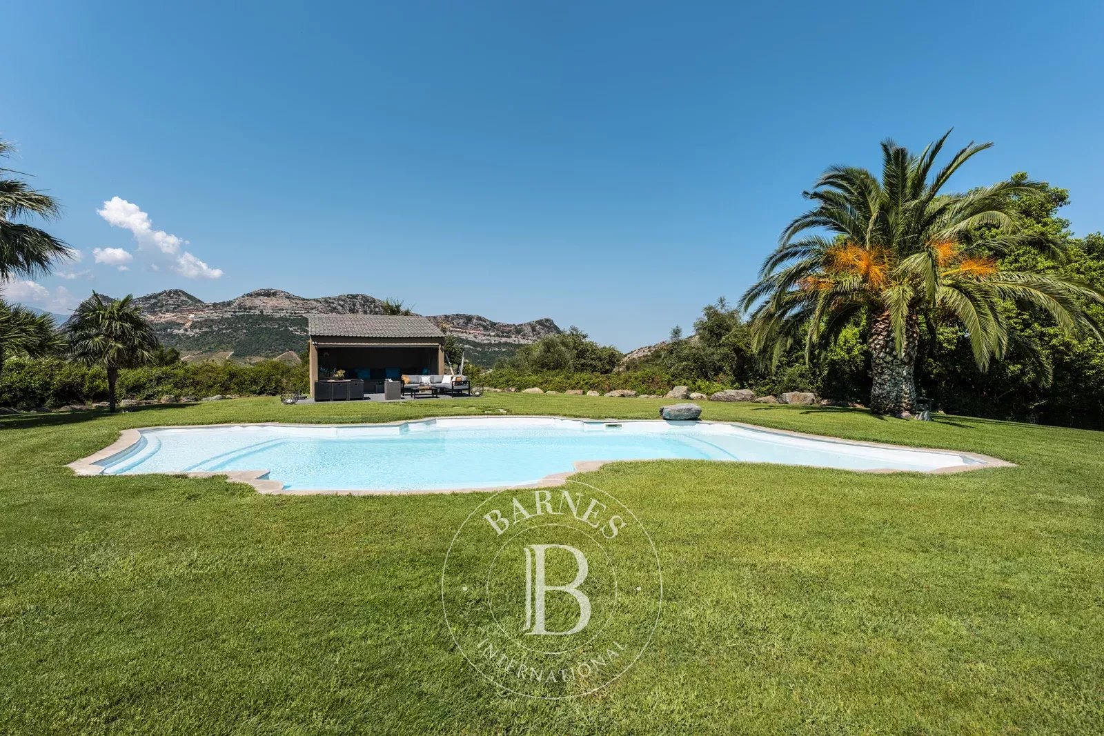 Patrimonio, architect-designed villa, 4 bedrooms, near the beach - picture 5