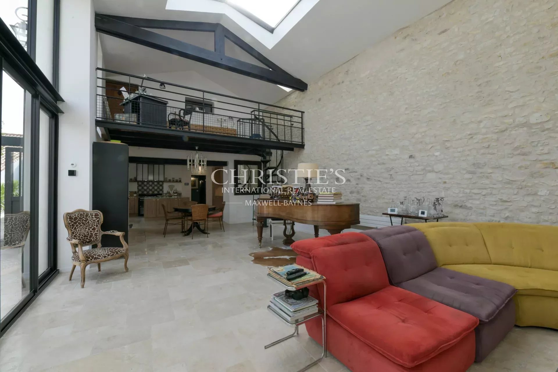 5 Bedroom Villa/Townhouse's Image 8