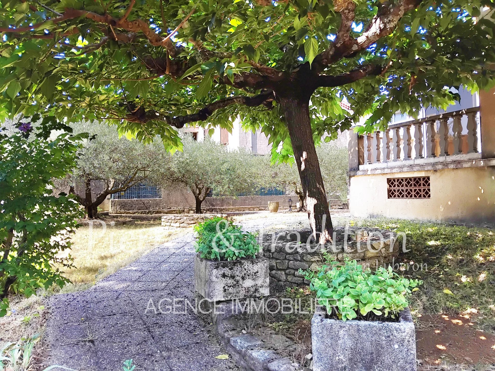 Agence immobilière de Pierres et Tradition en Luberon Apt