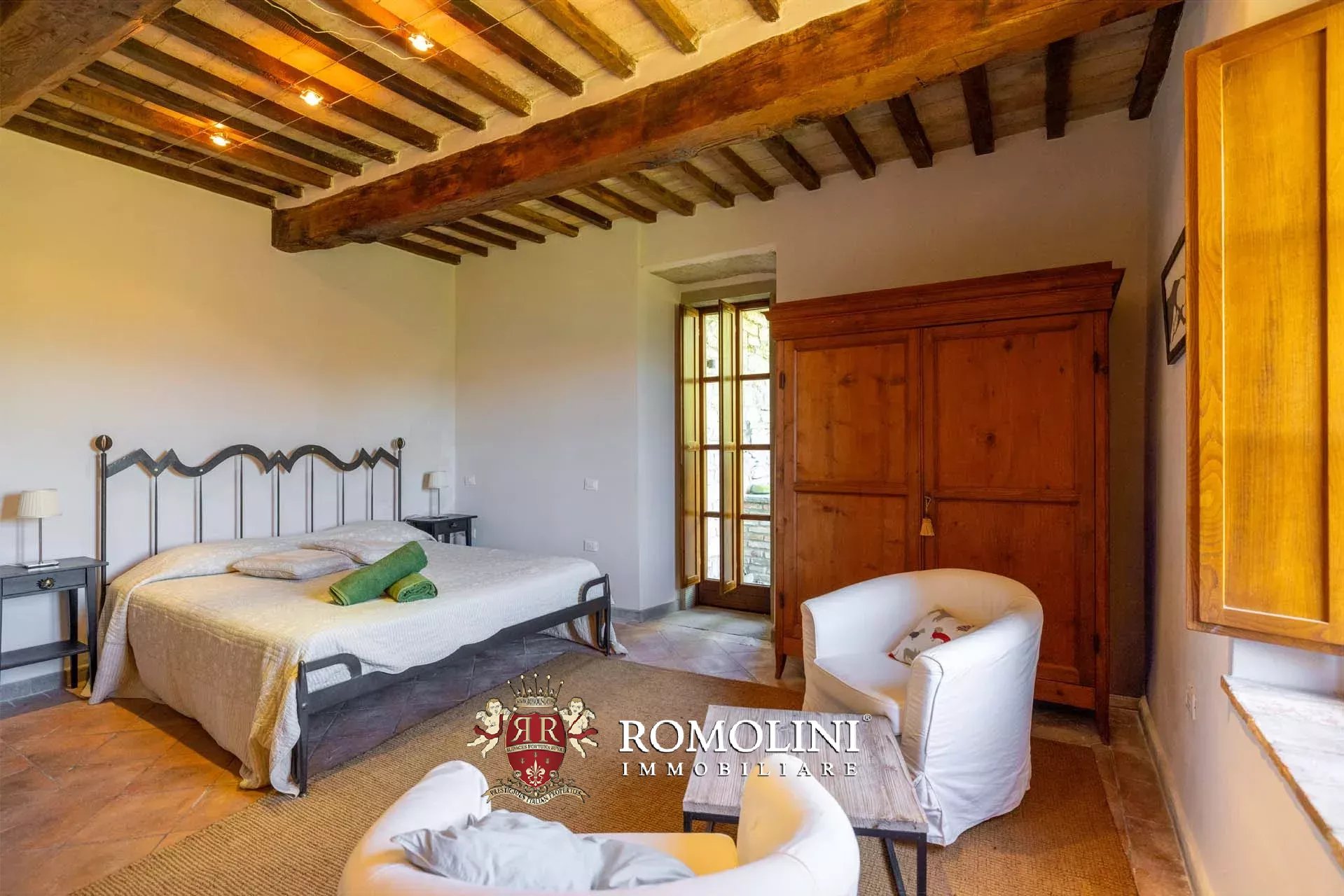 SANIERTER WEILER MIT SEEBLICK ZU VERKAUFEN IN ANGHIARI, TOSKANA