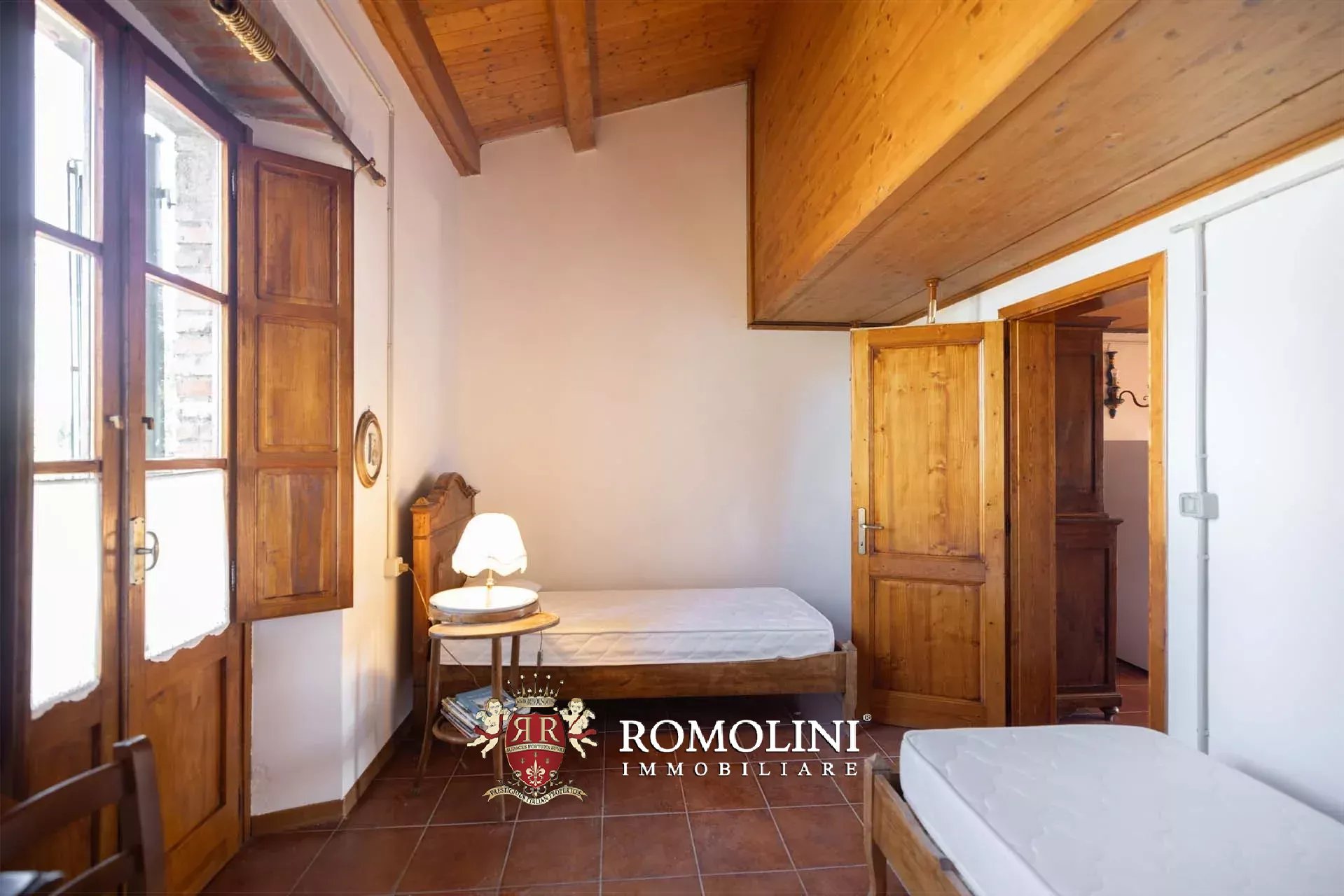 19 Bedroom Vineyard's Image 79