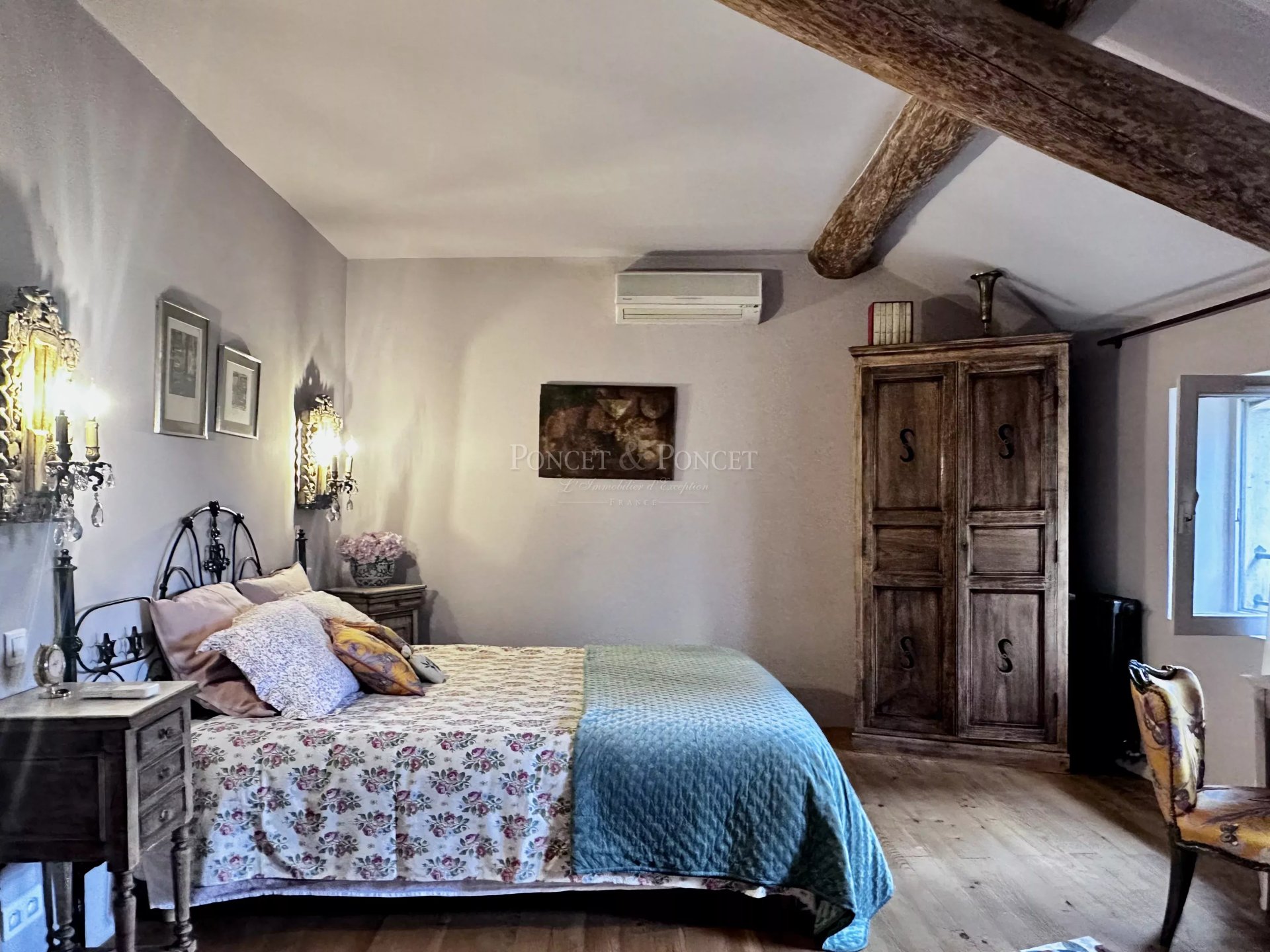 6 Bedroom Villa/Townhouse's Image 16