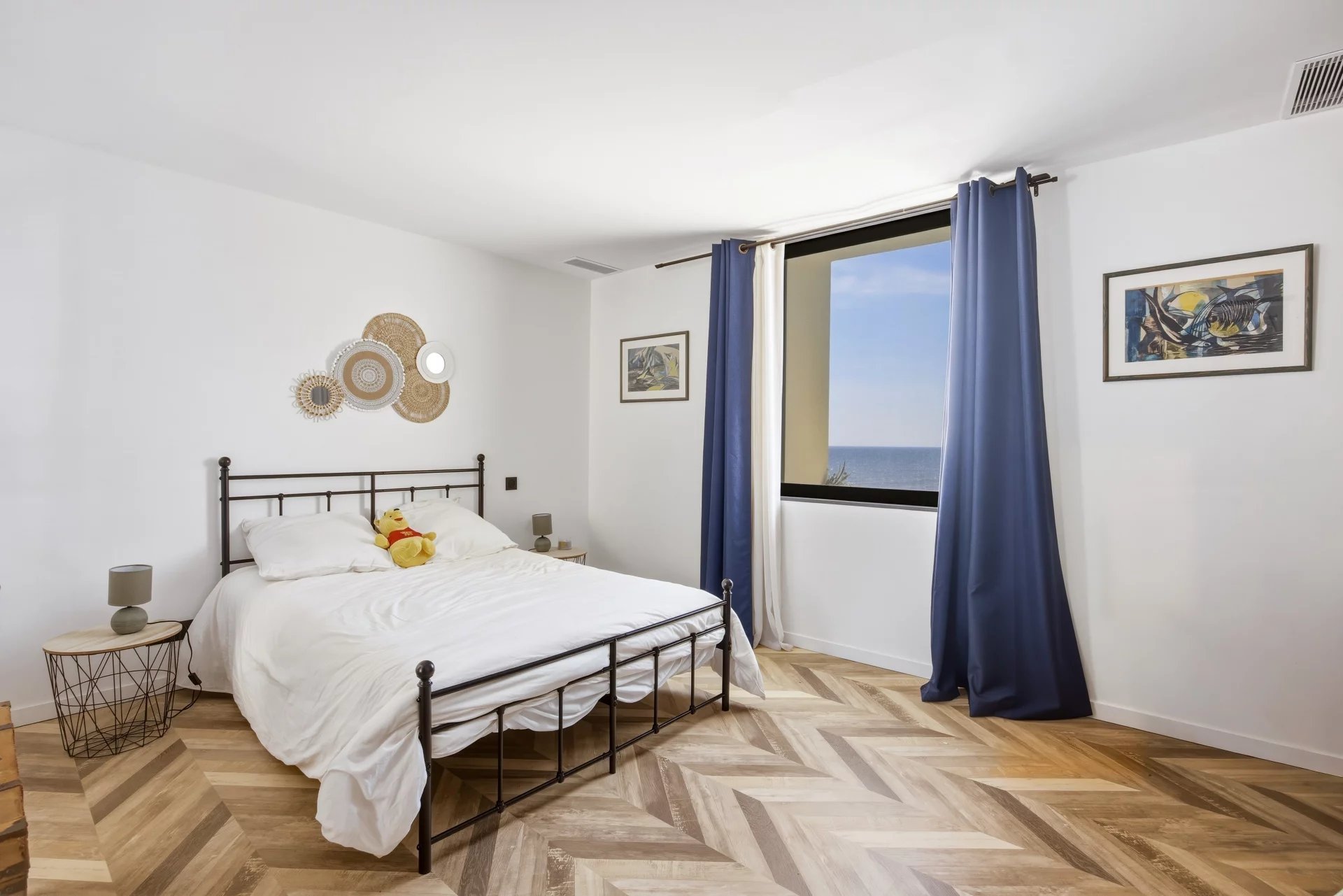  Image of Villa - 4 Bedrooms for Sale in Alpes-Maritimes-Nice-France, Image 17