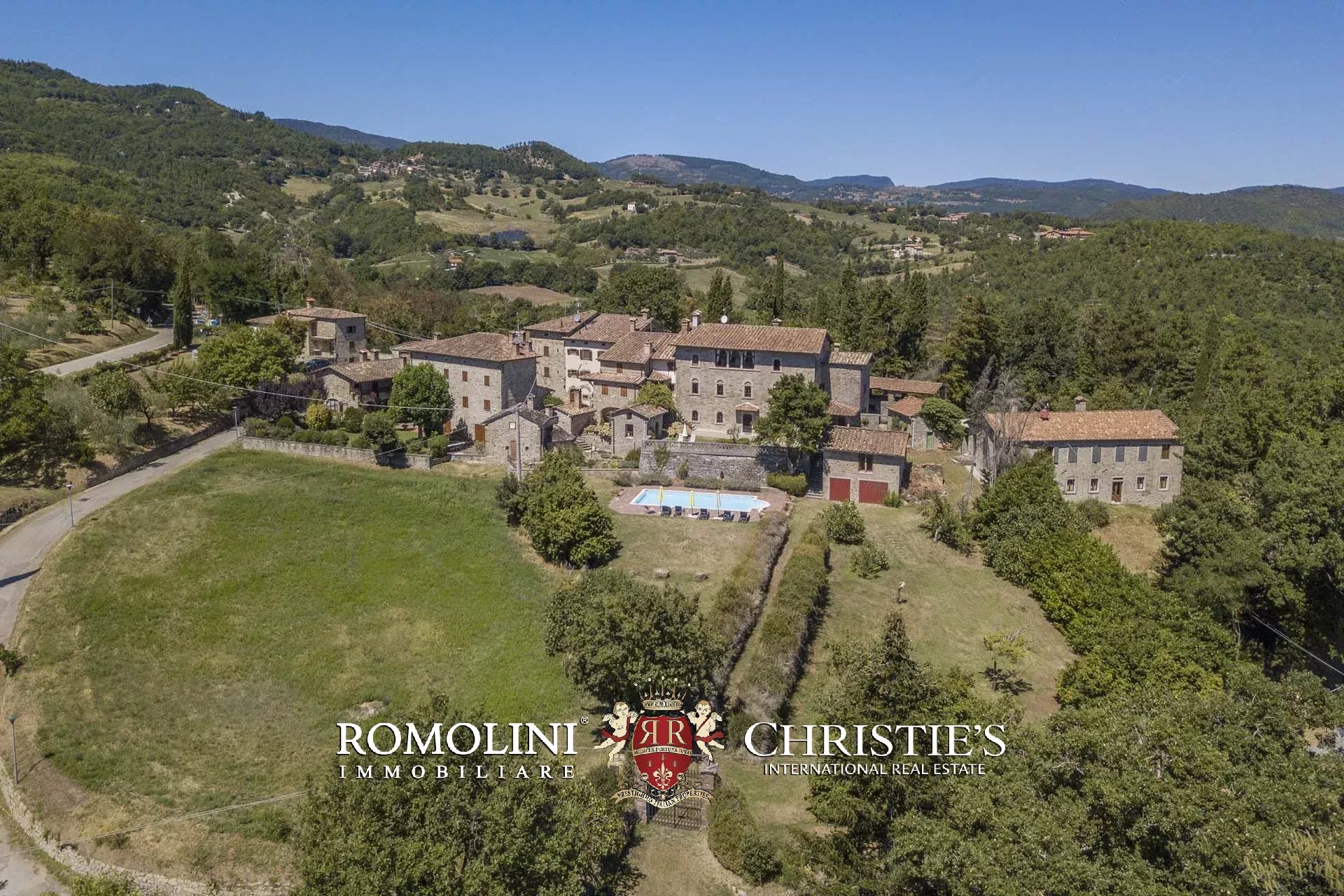 MANOR HOUSE FOR SALE IN CAPRESE MICHELANGELO, TUSCANY