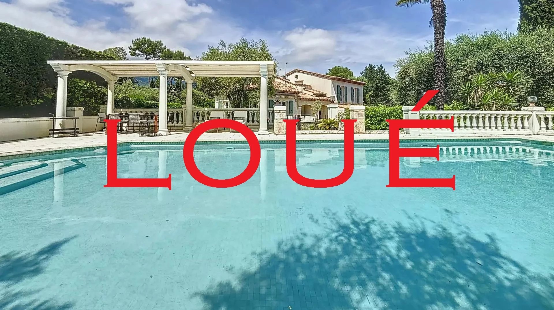 Villa avec piscine à louer meublée