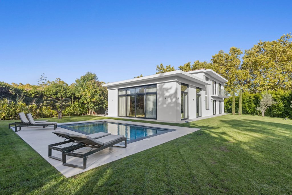 Villa for sale in Mougins — Contemporary Luxury Villa for Sale in Mougins | Family Legacy Estate