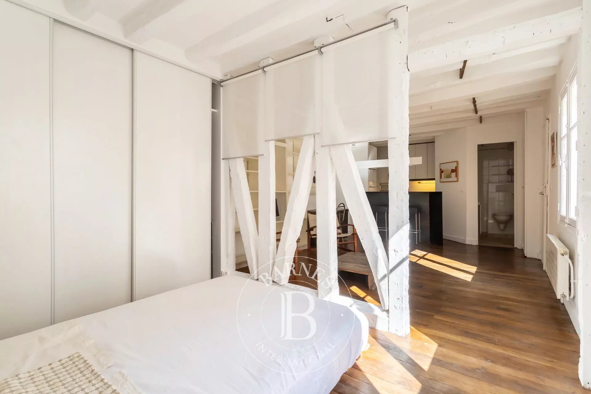 Daire Paris 3ème - picture 9