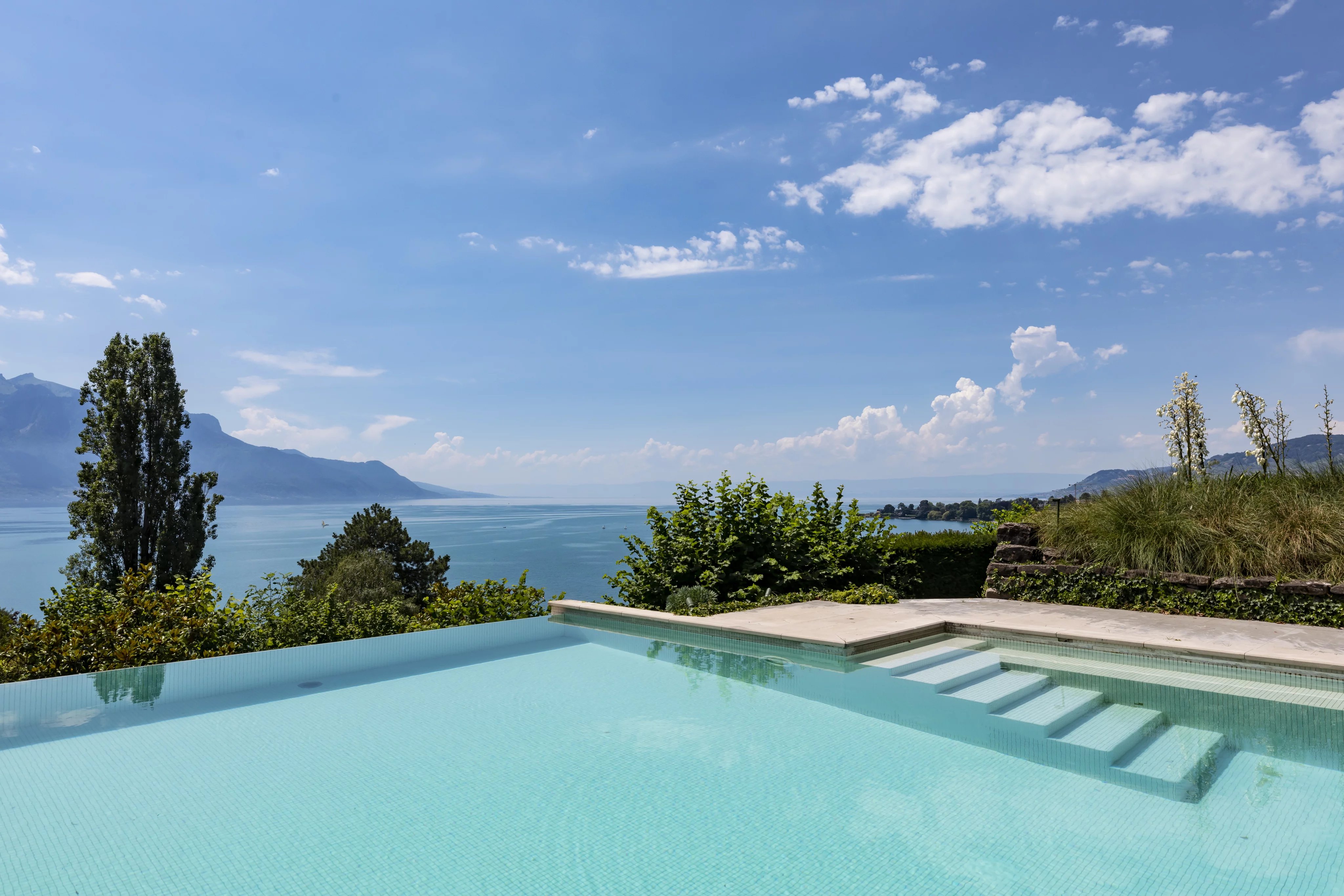 Magnificent property with view