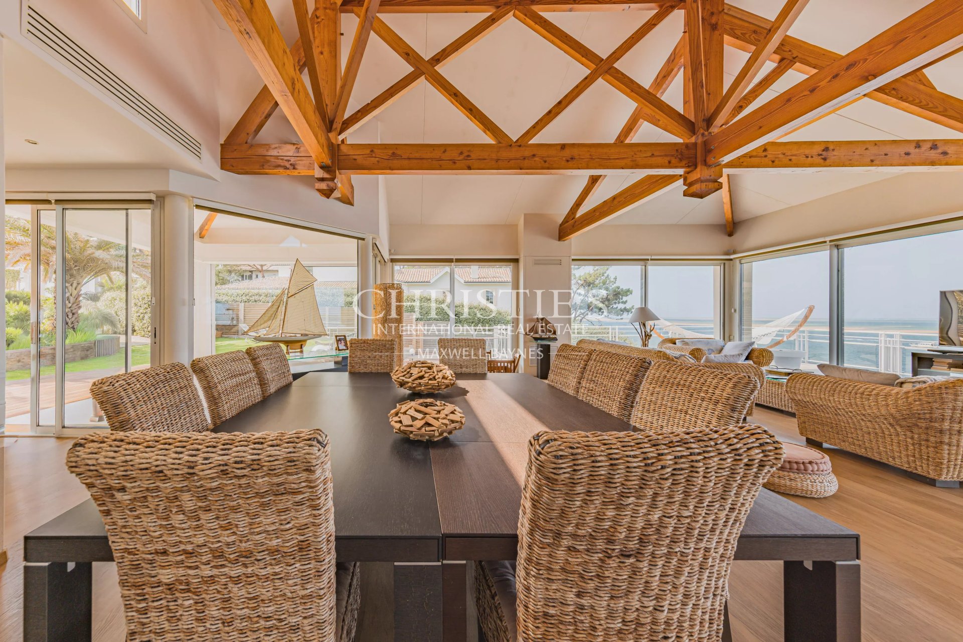 6 Bedroom Villa/Townhouse's Image 14