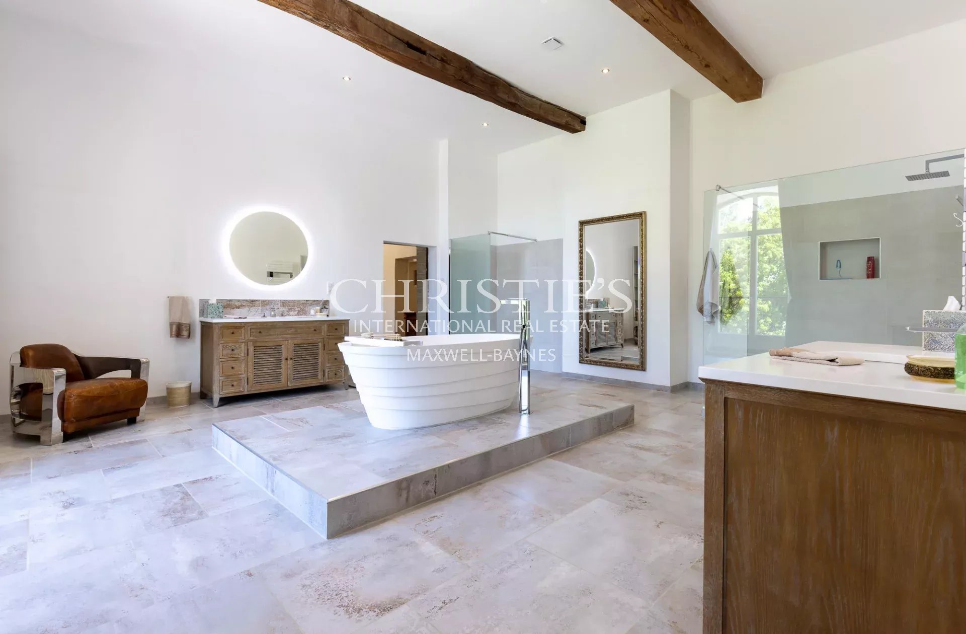 5 Bedroom Villa/Townhouse's Image 12