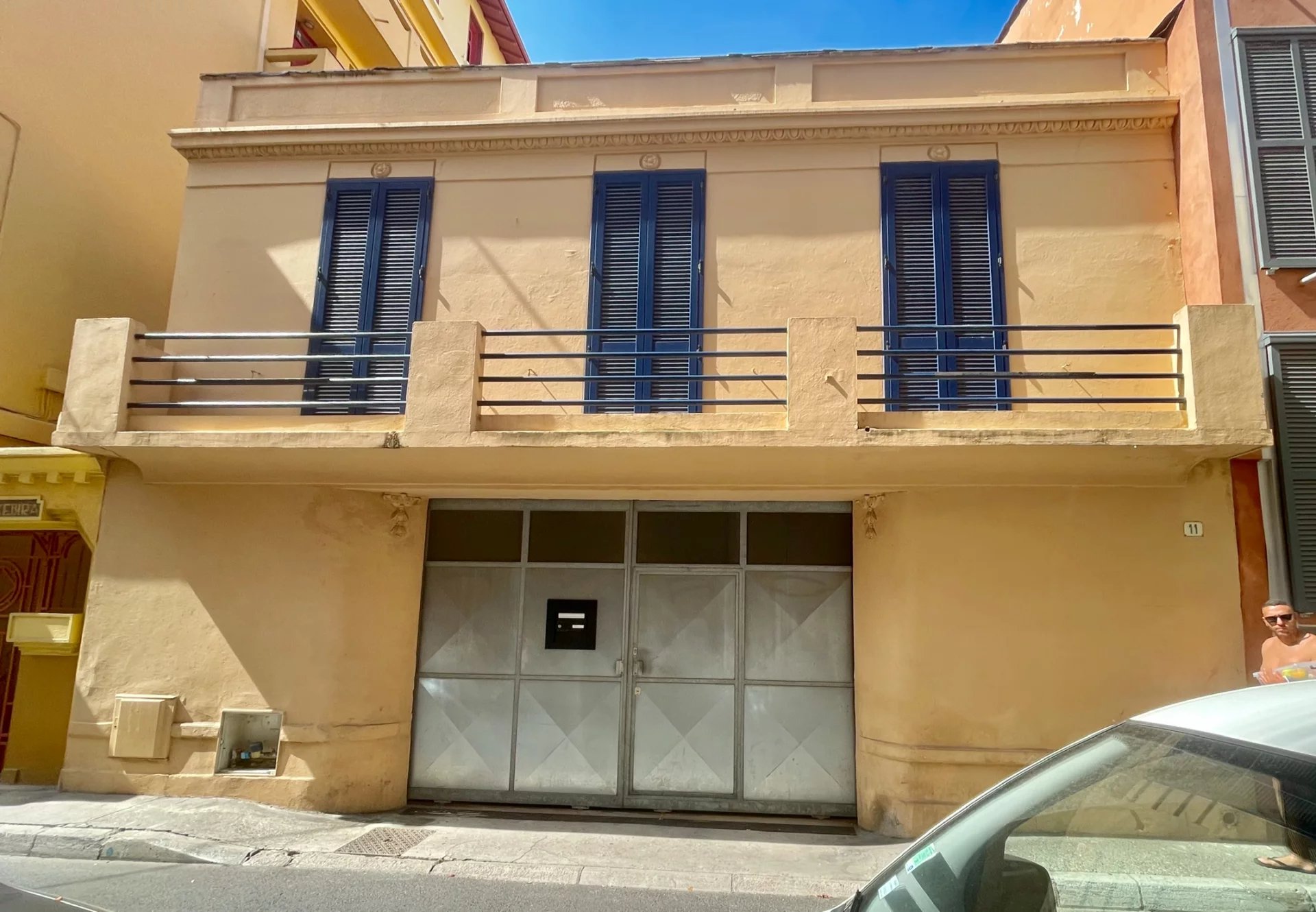 2 MINUTES DU PORT DE GOLF