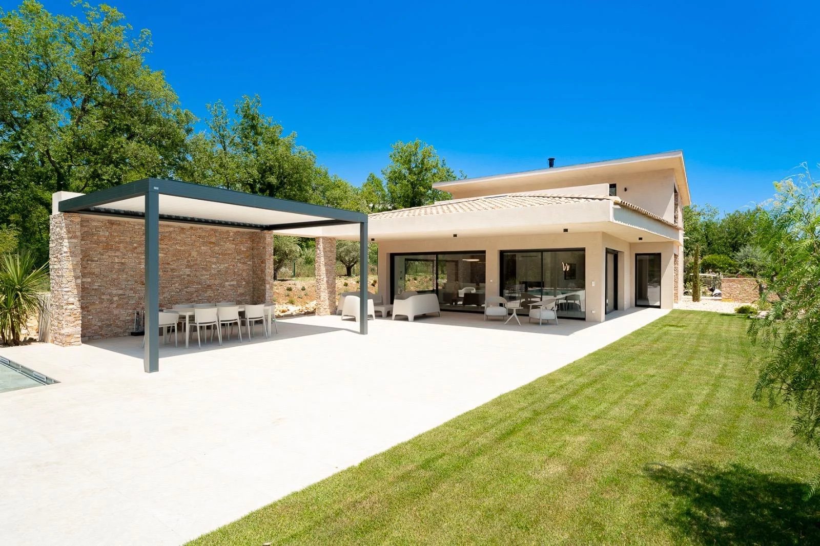 Stunning new built property in the domaine of Terre Blanche - Tourrettes