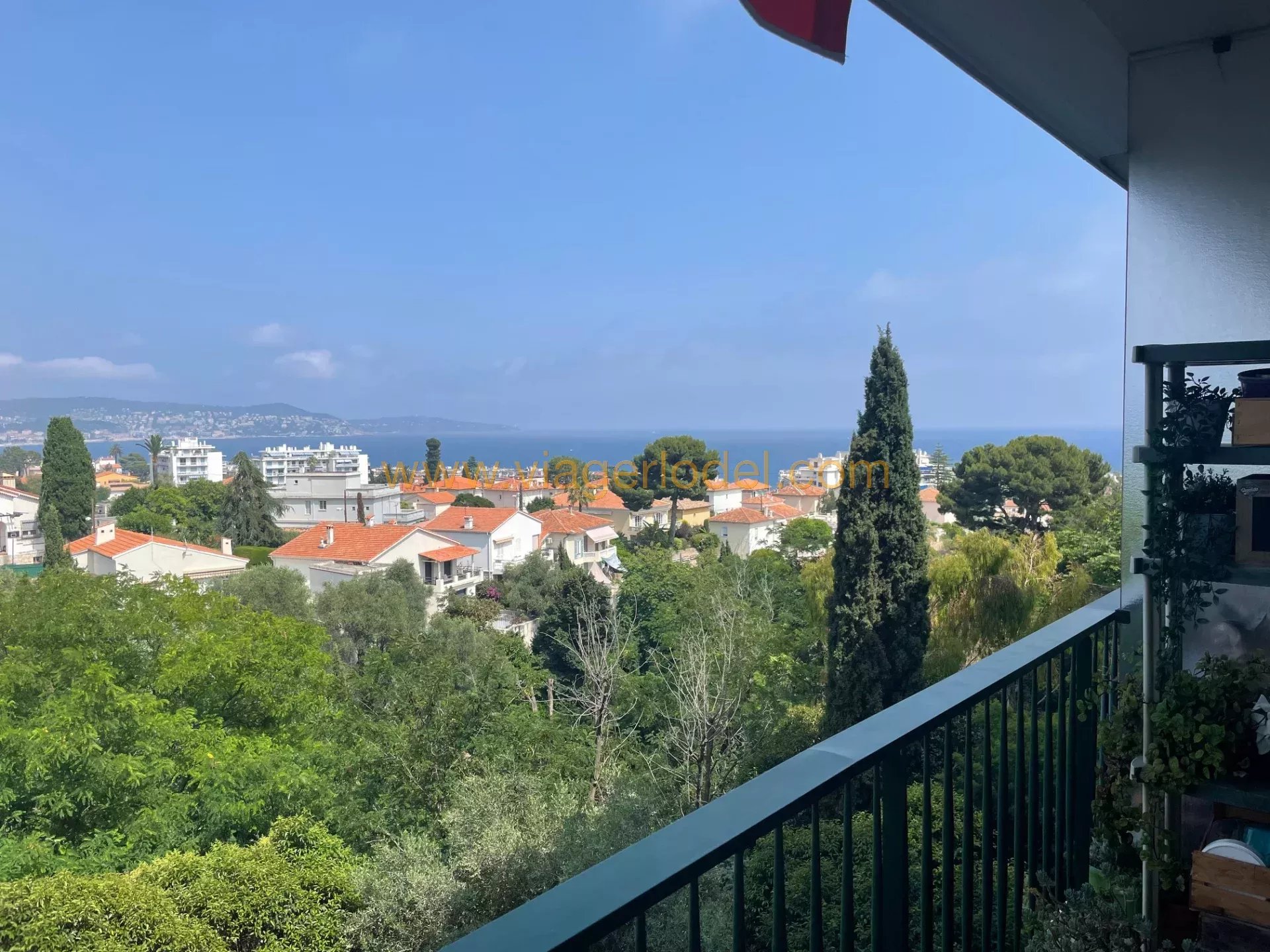 Ref.: 9803 - BARE OWNERSHIP - NICE (06) - Occupied 5-room apartment