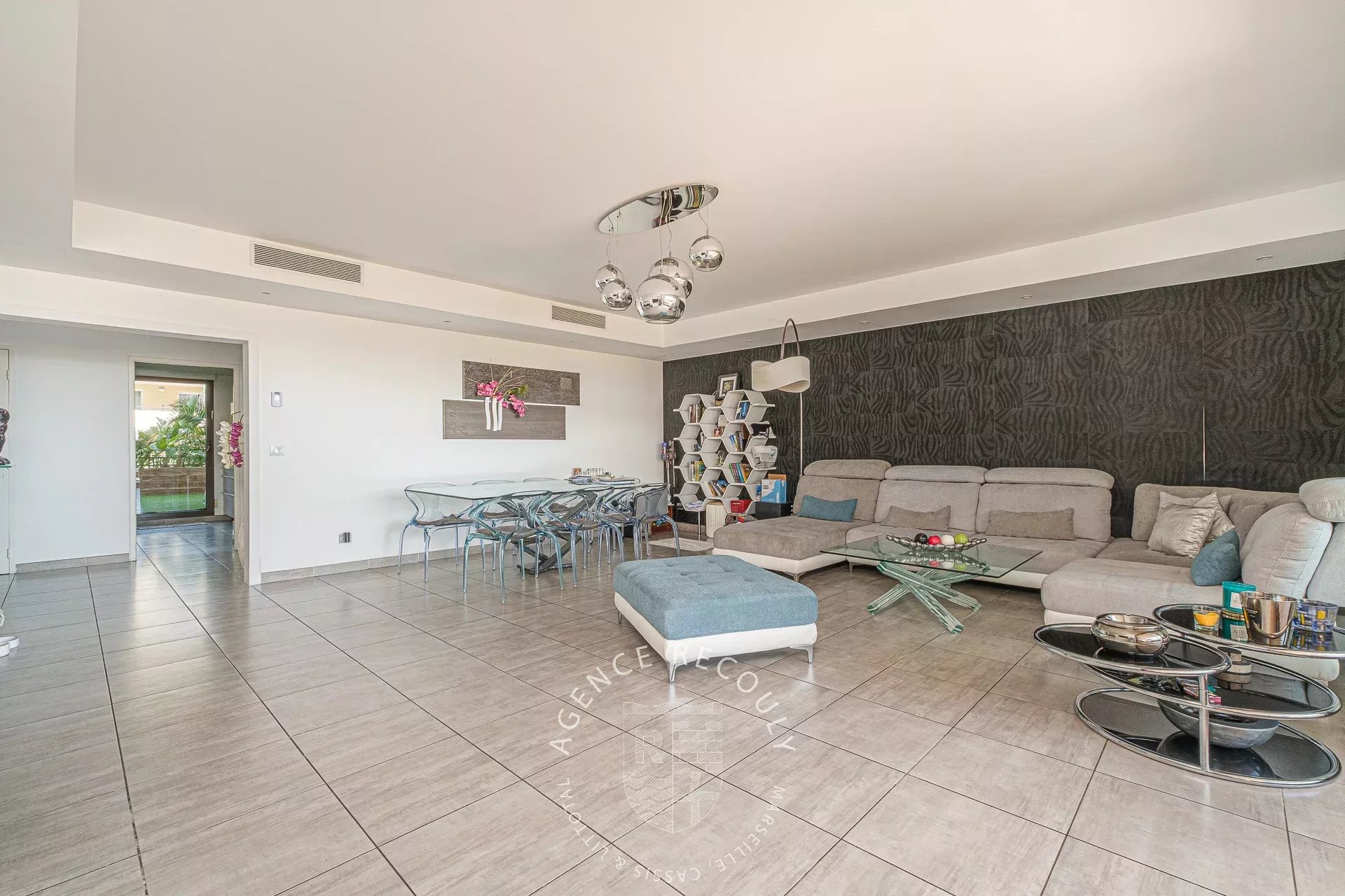 APPARTEMENT T4 AVEC VUE MER ET TERRASSES - BORELY - 13008 MARSEILLE