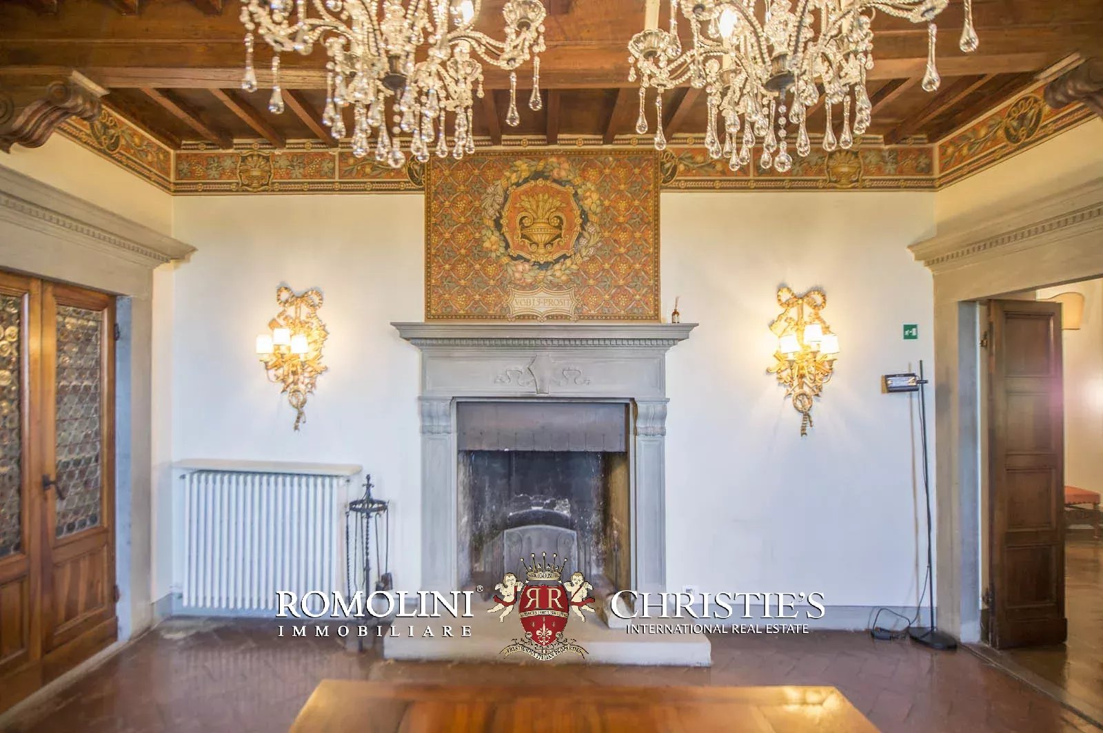 LUXURY HISTORICAL VILLA FOR SALE IN RADDA IN CHIANTI, TUSCANY