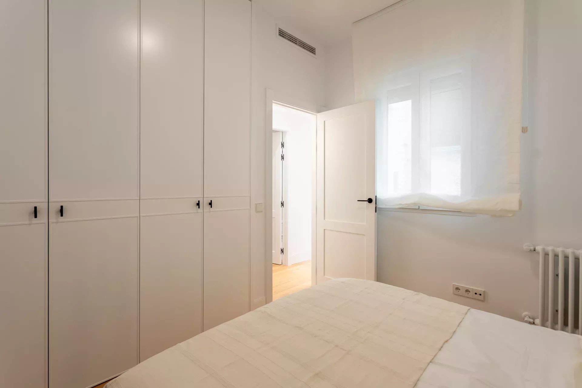 Brand new refurbished flat for sale in Chamberí - picture 35