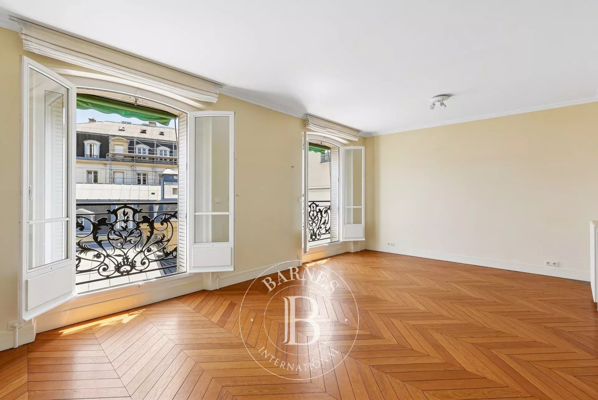 Appartement Paris 75007  -  ref 87109830 (picture 3)