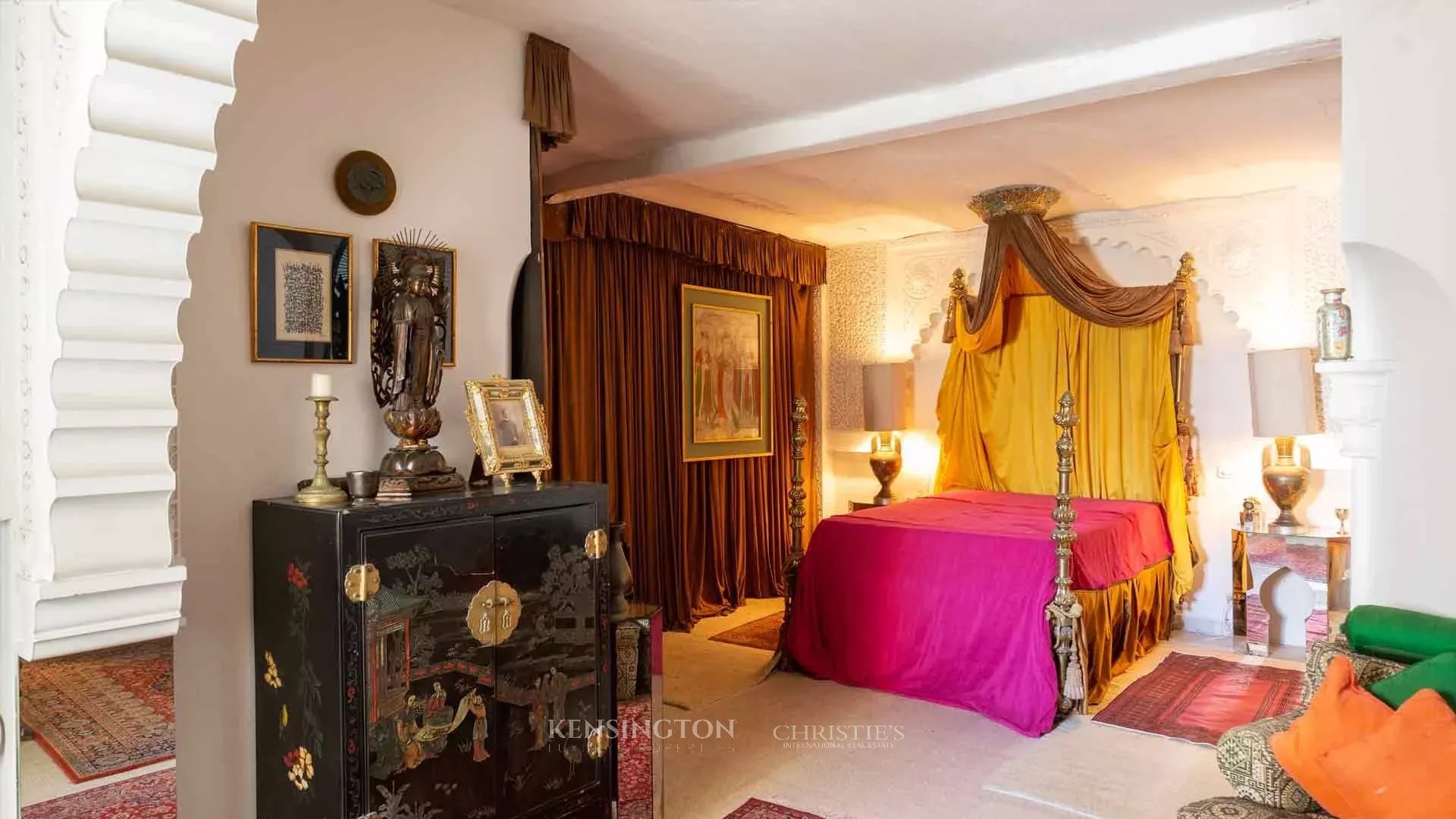 12 Bedroom Villa/Townhouse's Image 25