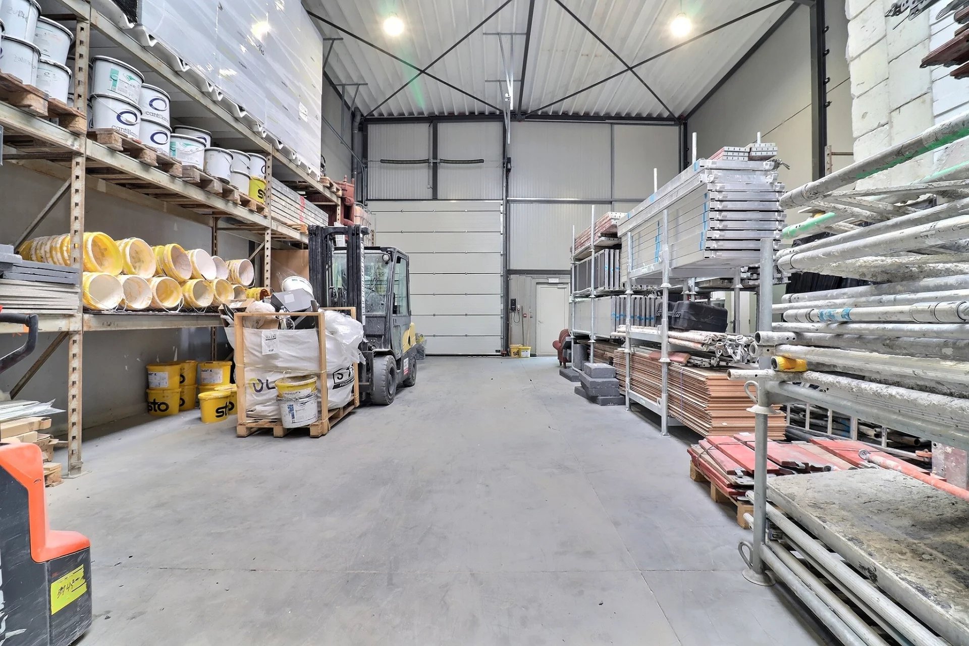 Entrepôt à louer - 230m2 dans un zoning attractif