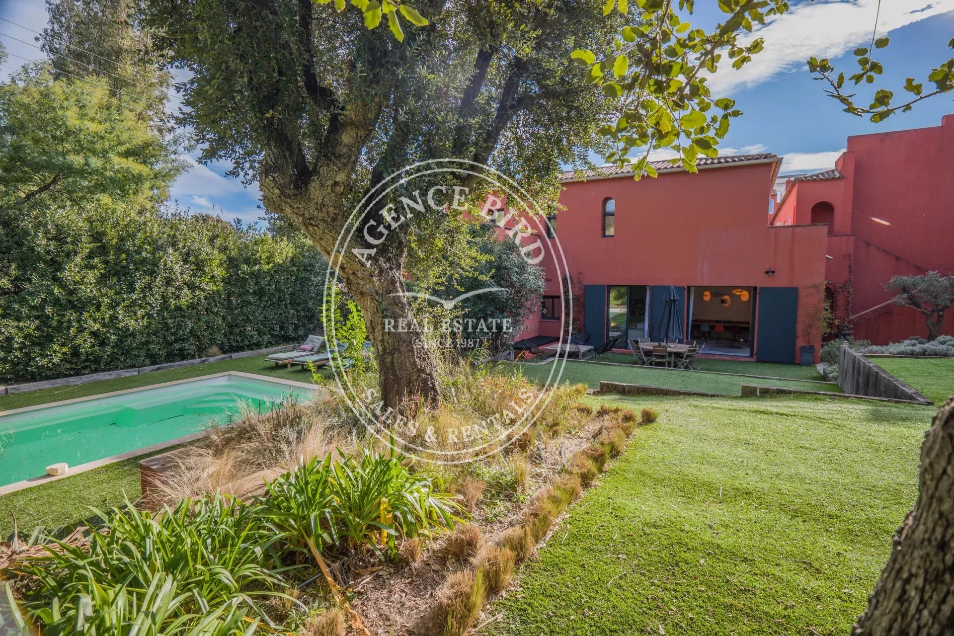 Grimaud: walking distance from the beach and golf course