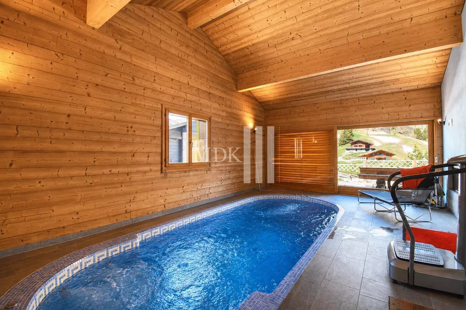 Luxueux chalet sur les pistes de ski ! - Photo 2
