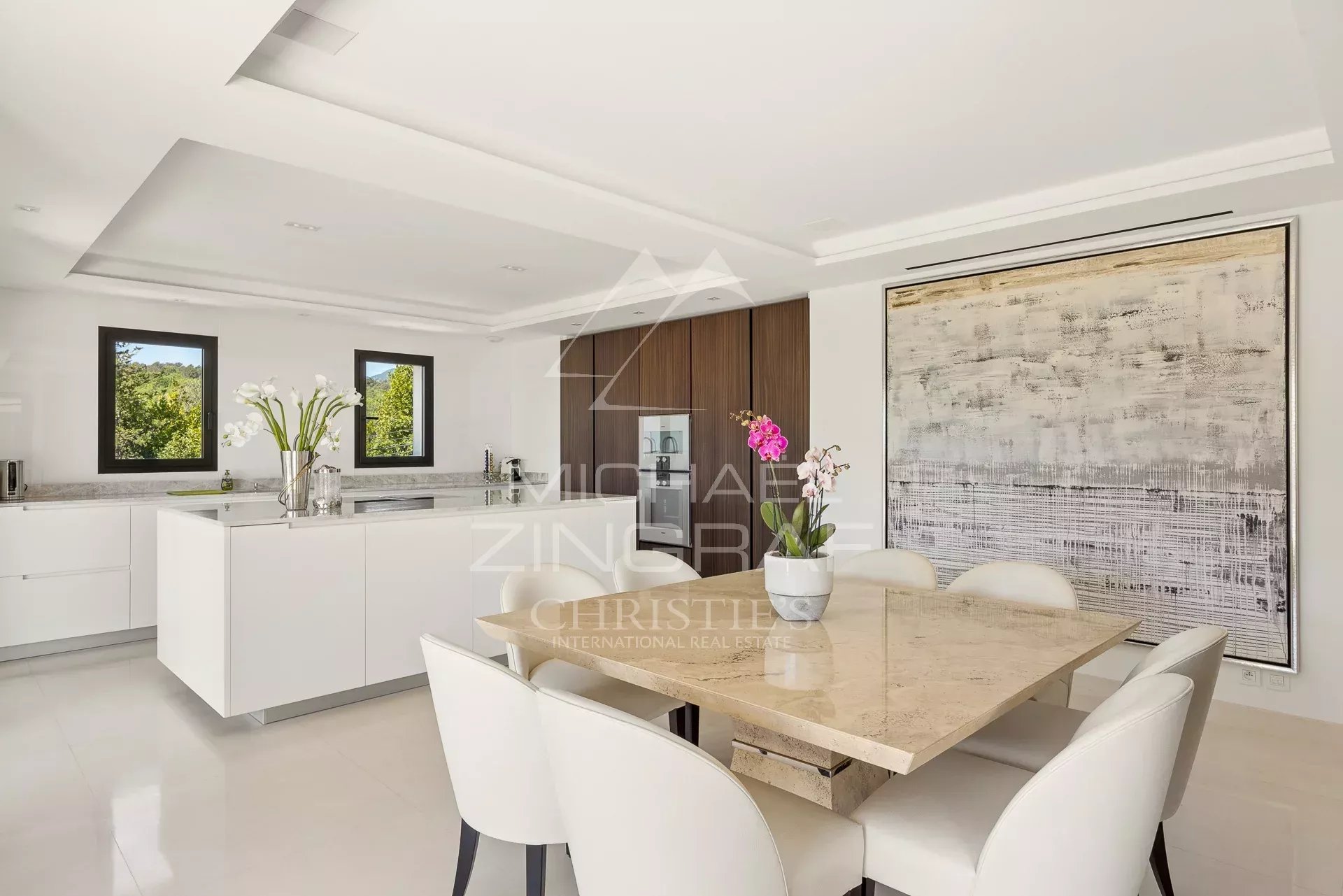 5 Bedroom Villa/Townhouse's Image 7
