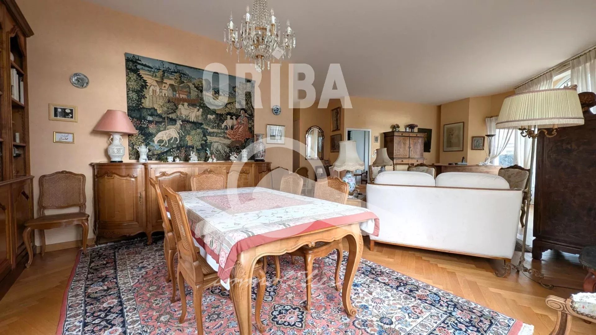 APPARTEMENT 140 m²  LA BAULE LES PINS