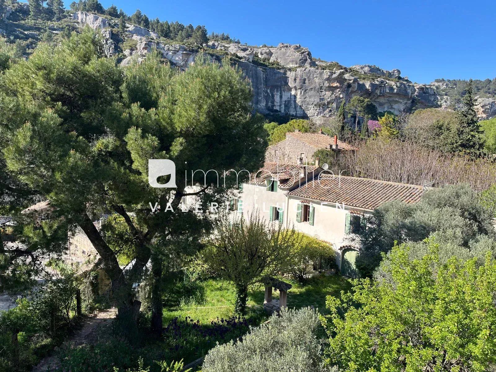 Mas de charme à rénover aux Baux-de-Provence 