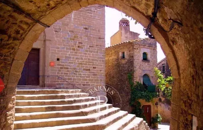 Completely renovated village house in Madremanya, Gironès. - picture 7