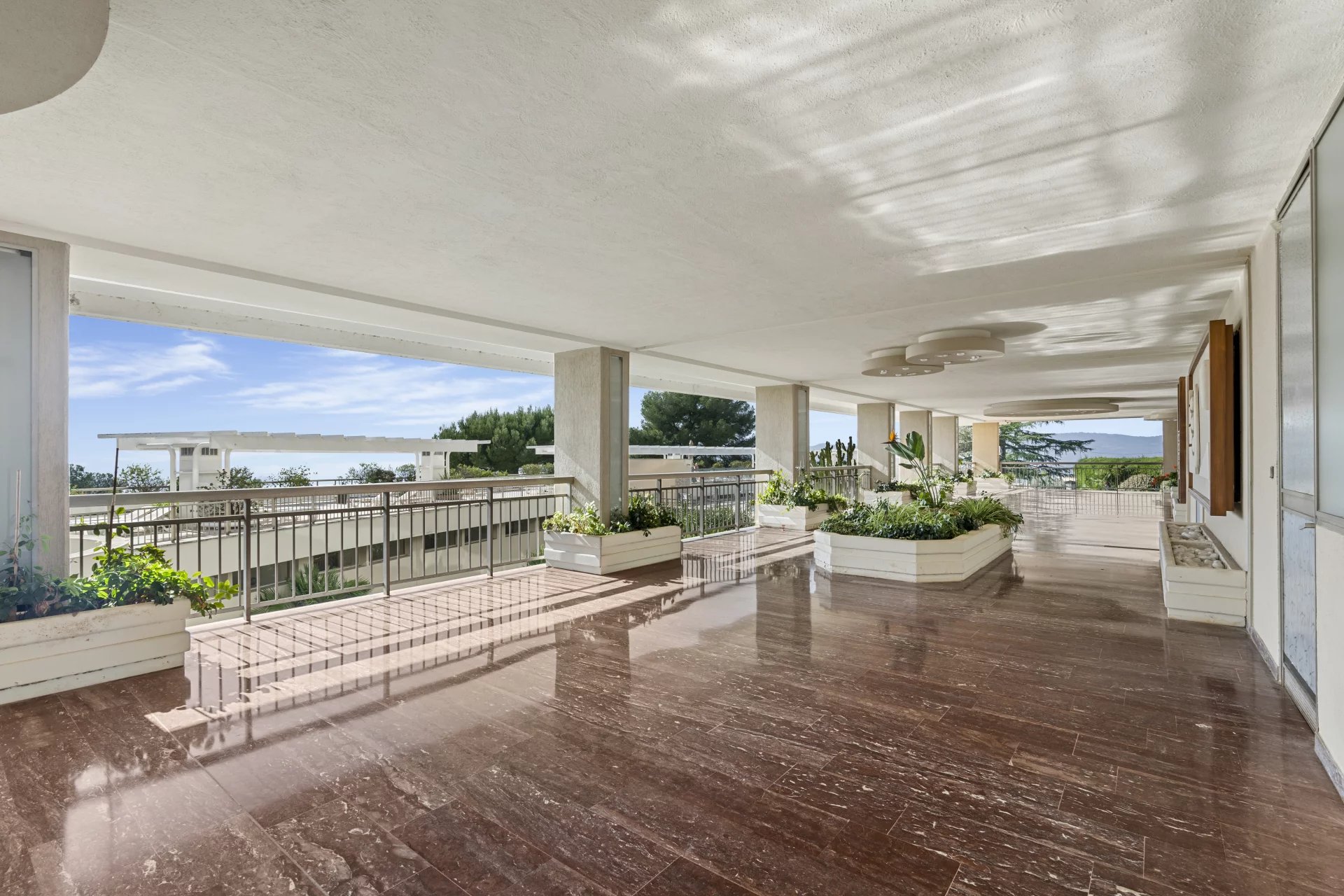 Superb T3 with sea view, terrace & pool