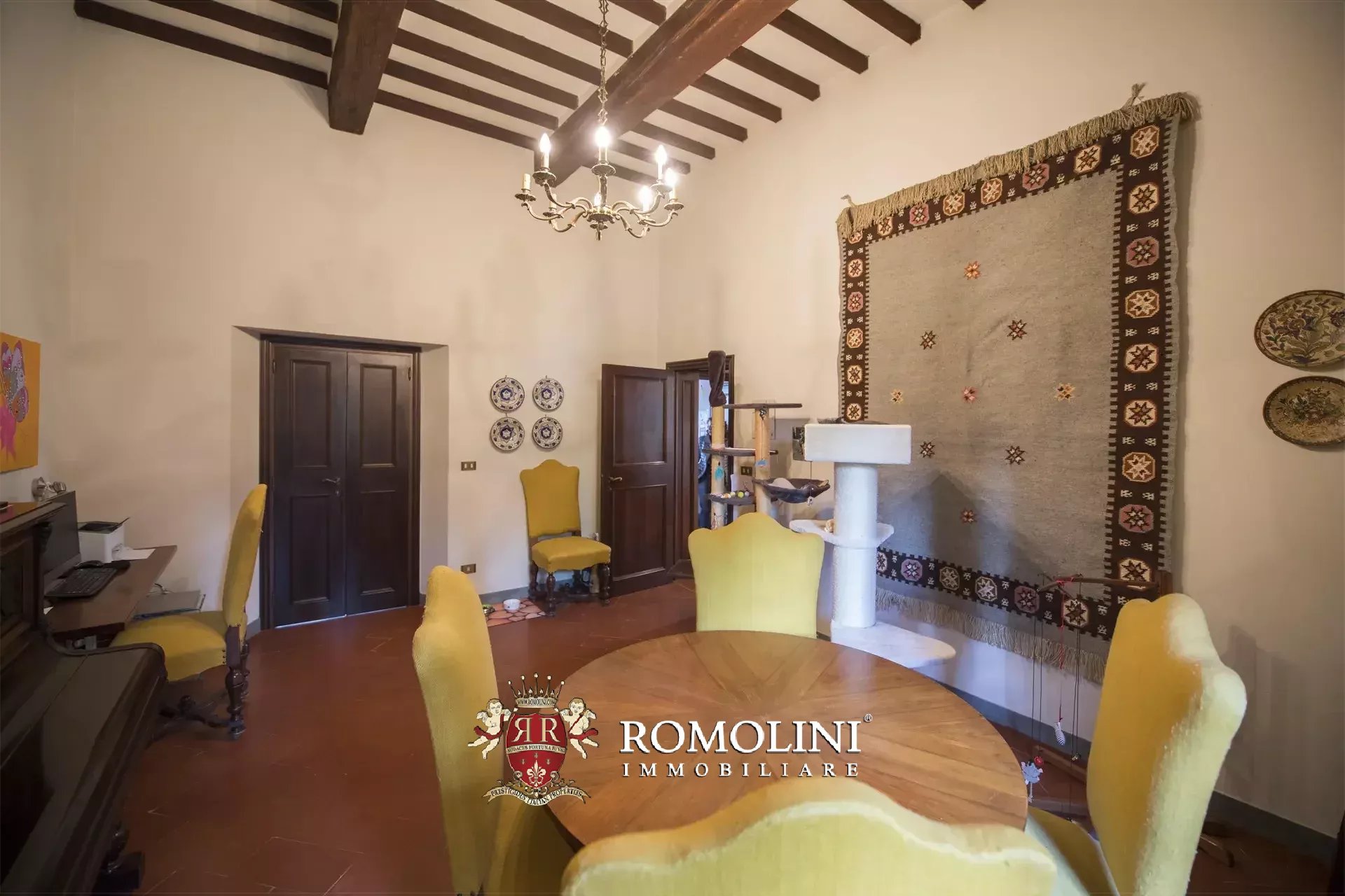 6 Bedroom Villa/Townhouse's Image 38