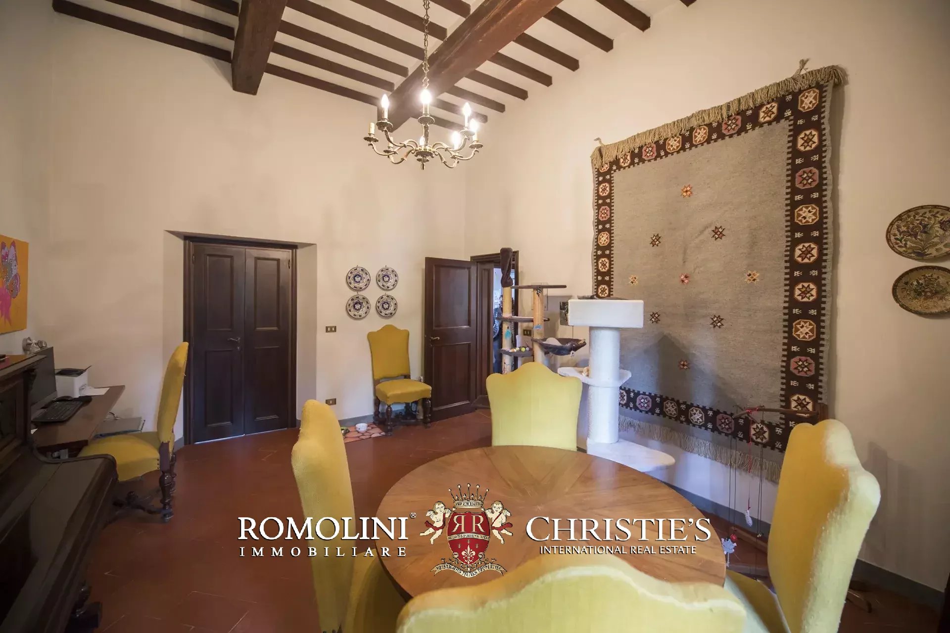 6 Bedroom Villa/Townhouse's Image 38