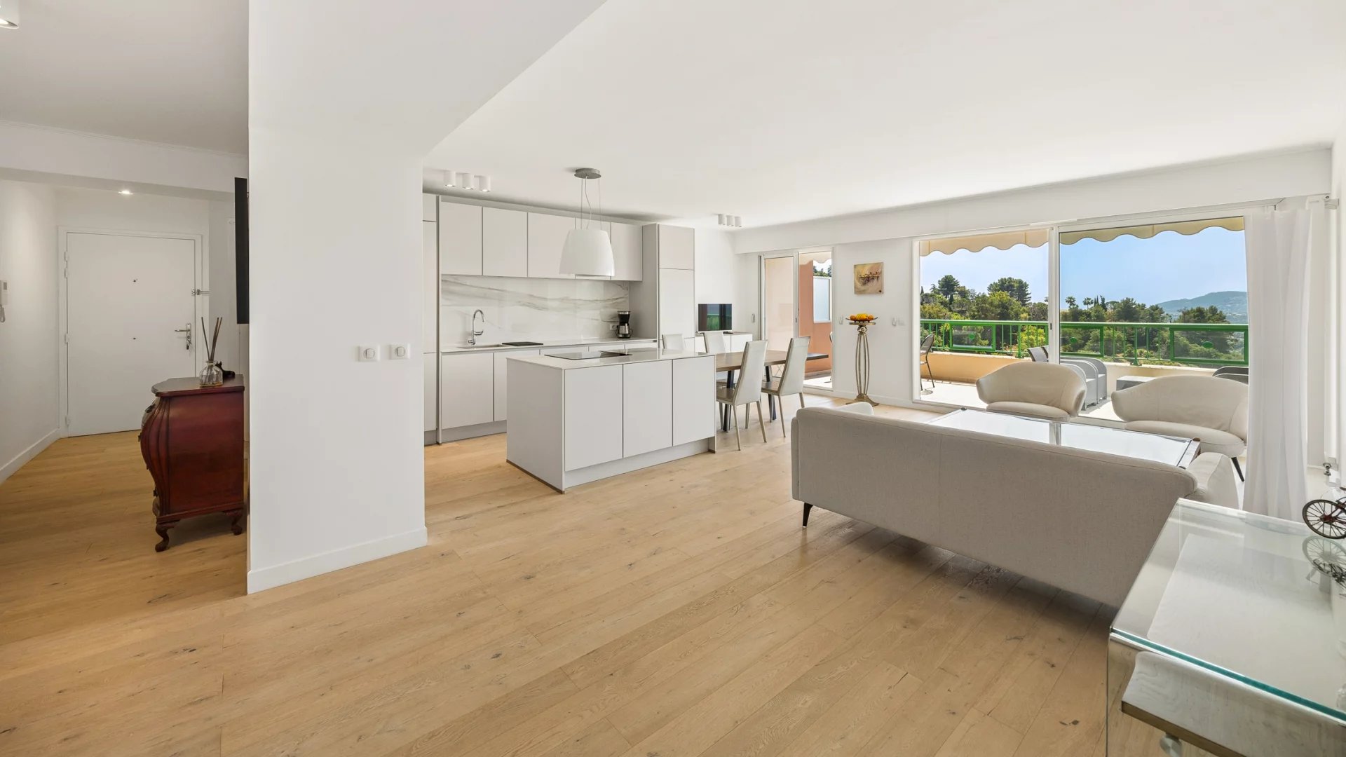 Appartement lumineux dans résidence sécurisée