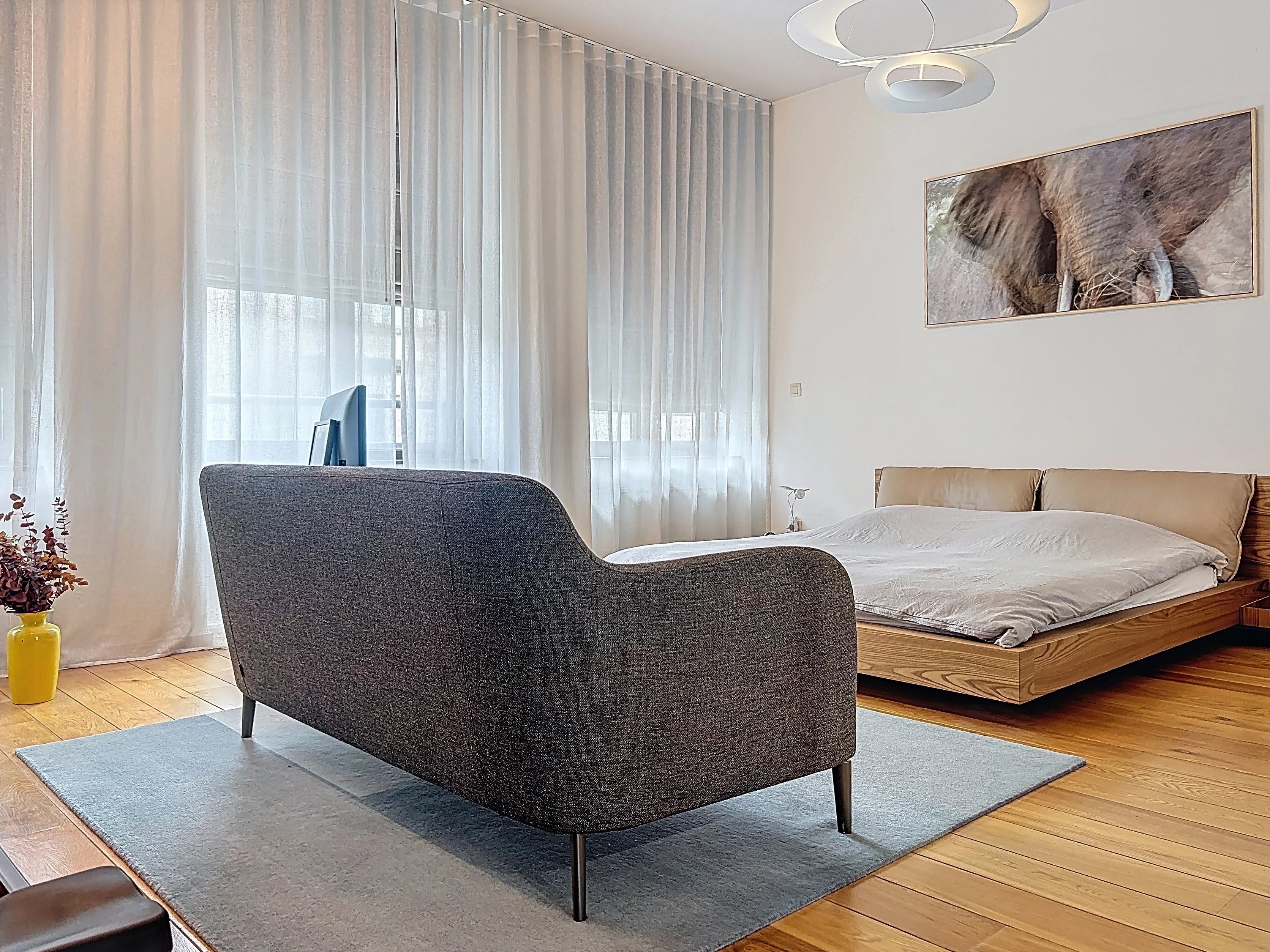 Brussel centrum – Groot gerenoveerd appartement – terras en hoge plafonds