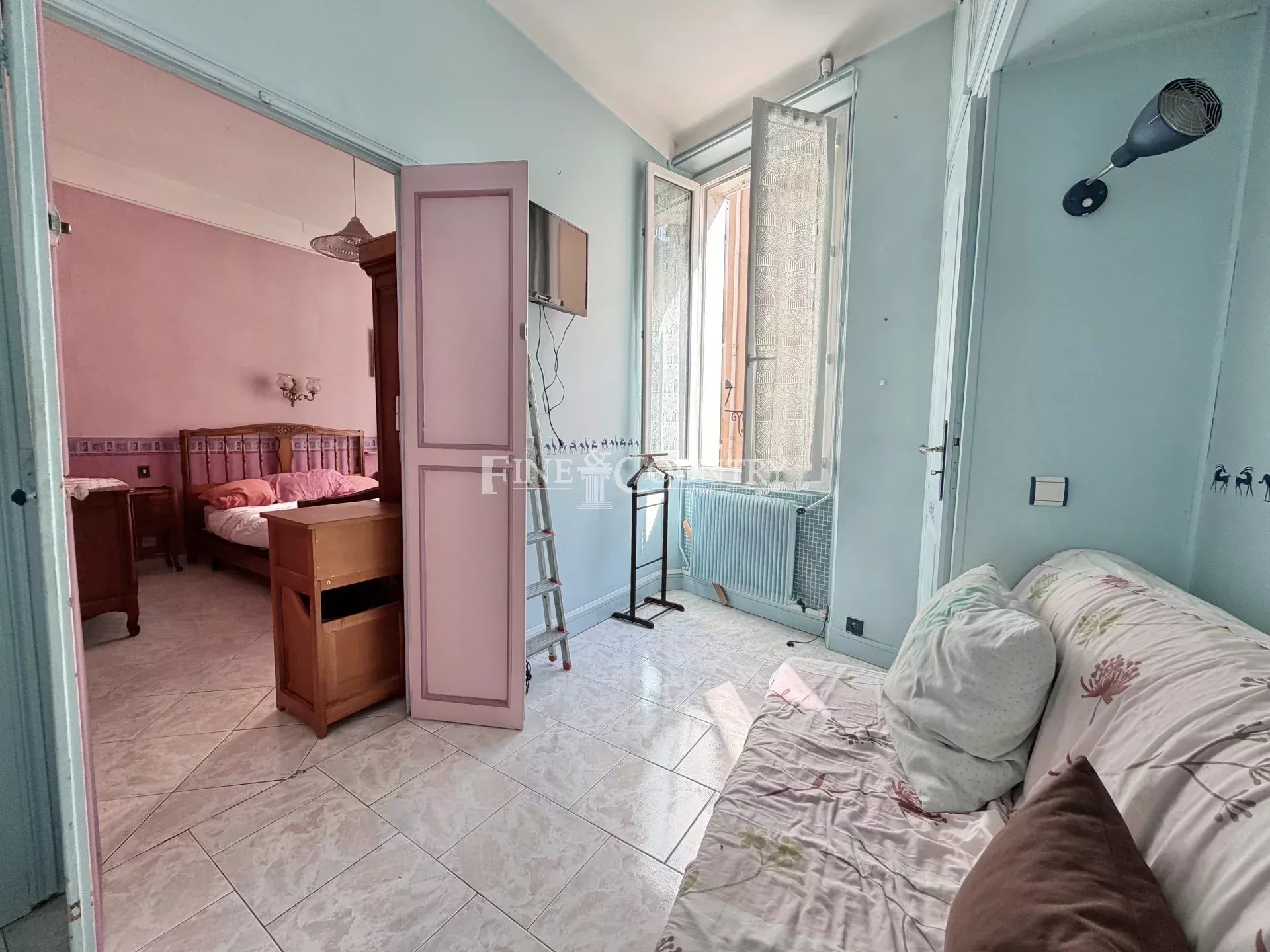 Photo of Building for sale in Le Cannet, to renovate