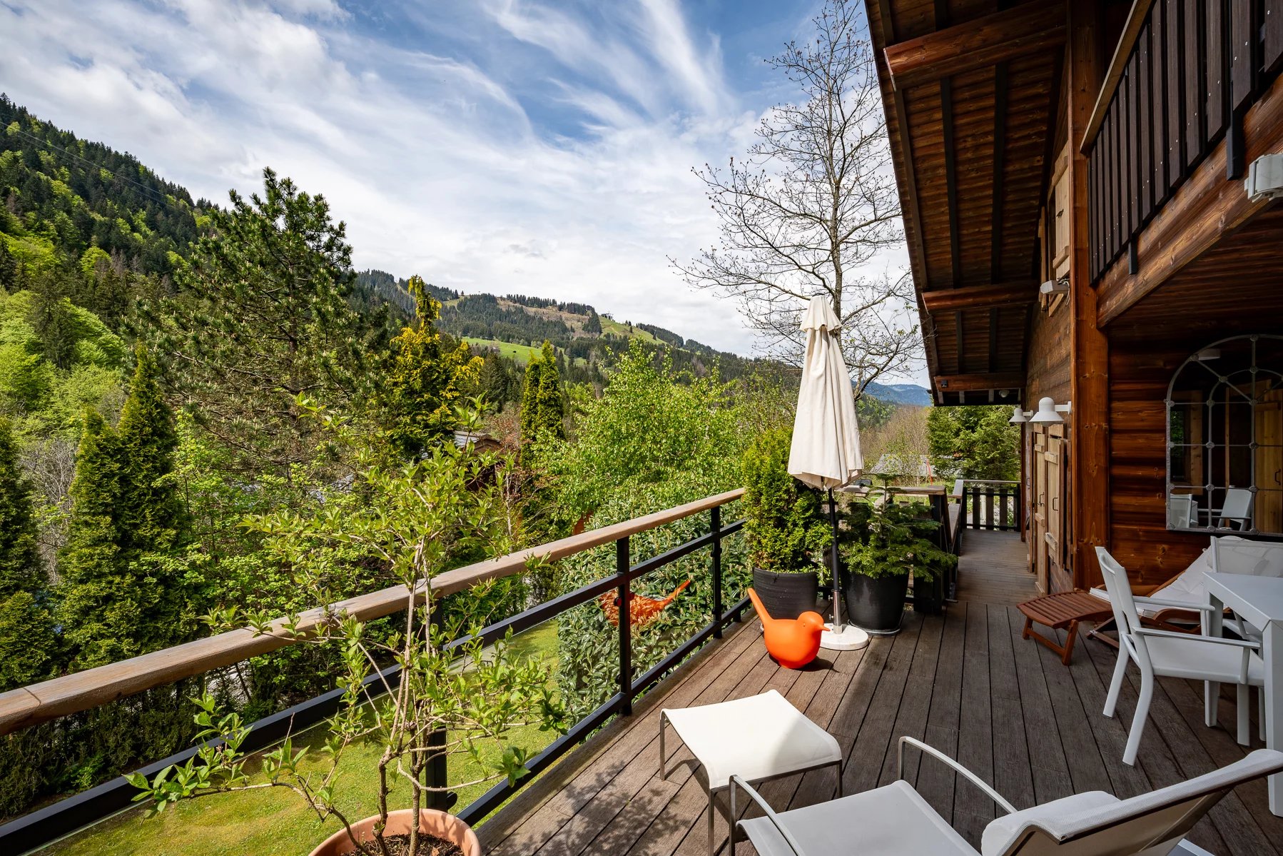 Photo of MORZINE - Elegant 5 bedroom chalet in Morzine