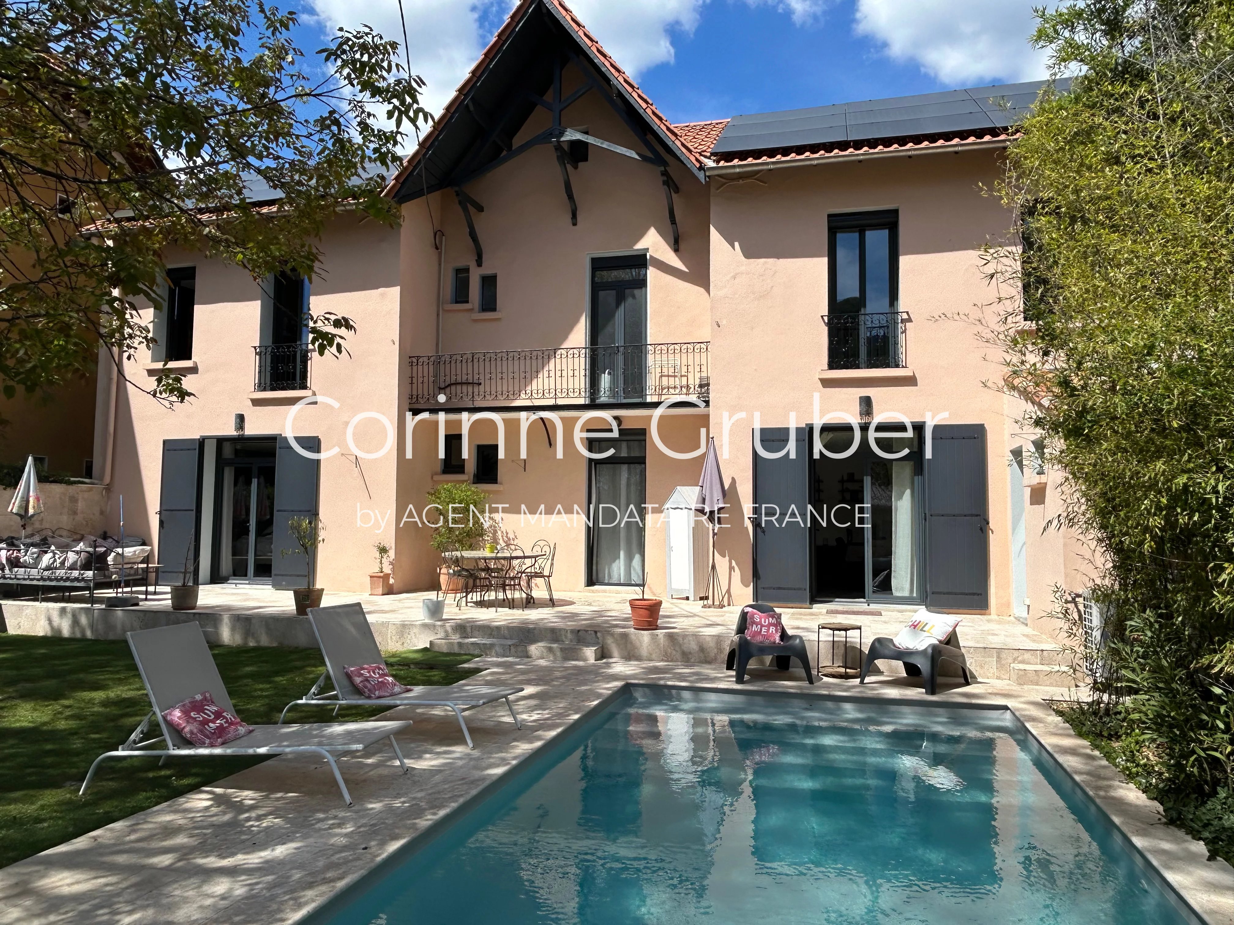 Agence immobilière de 